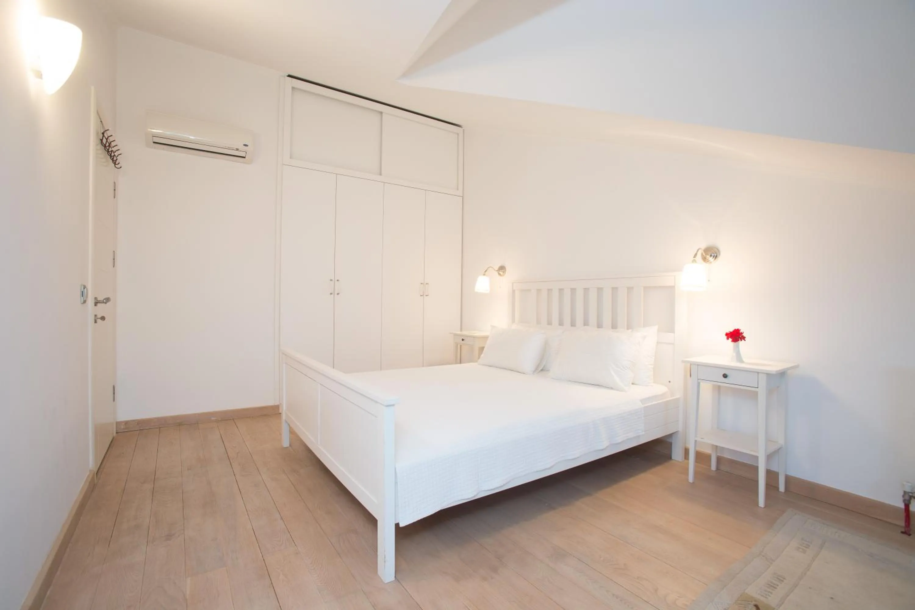 Spring, Bed in Dedeminn Marina Hotel