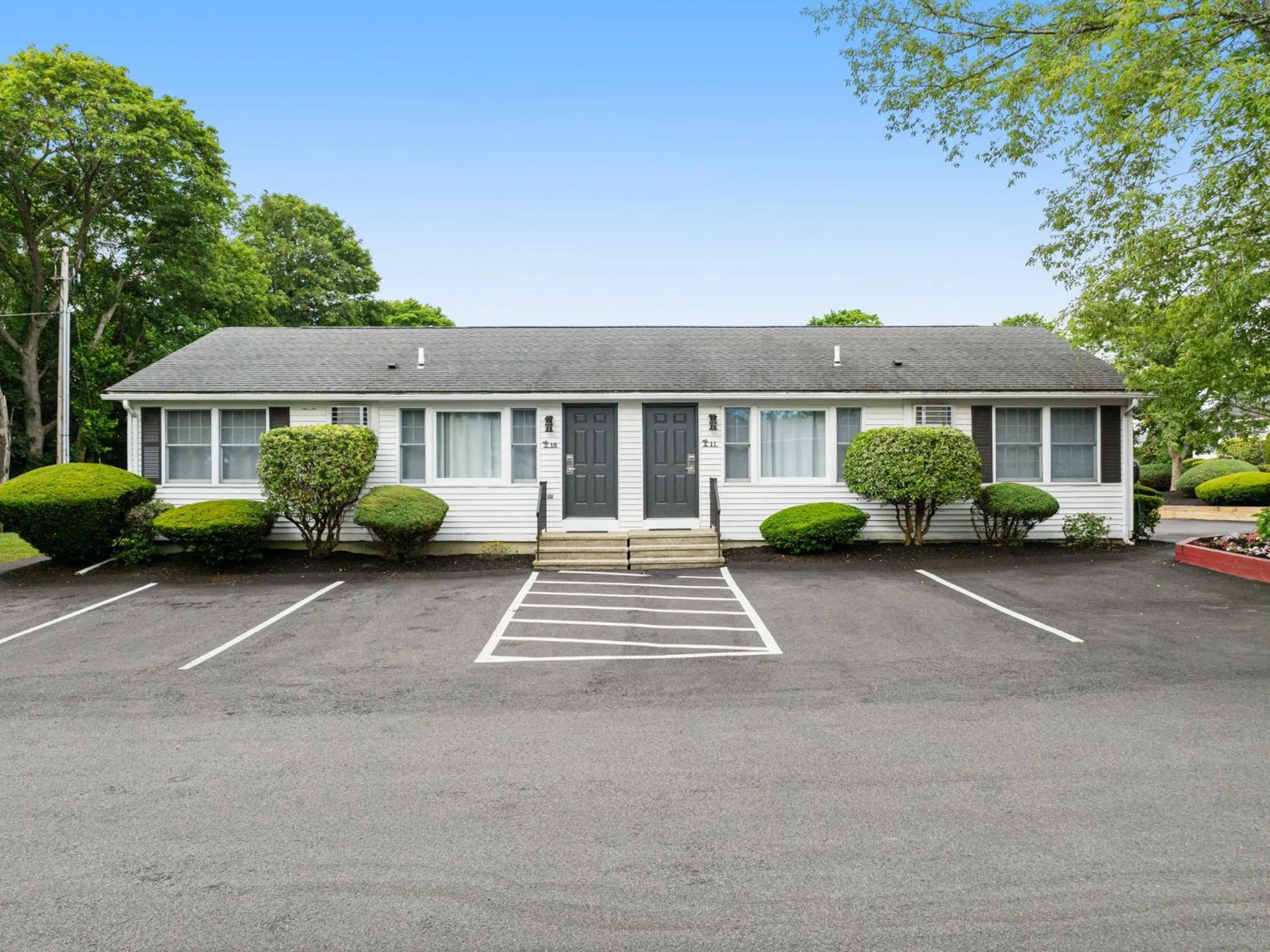 Property building in Founder's Brook Motel and Suites