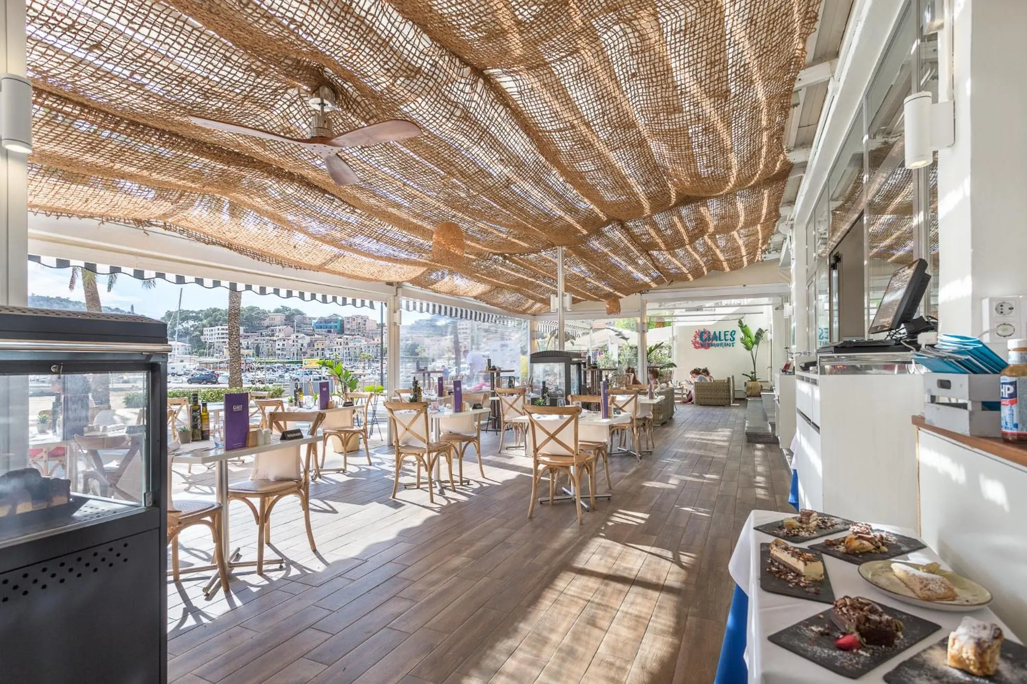 Restaurant/places to eat in FERGUS Style Soller Beach