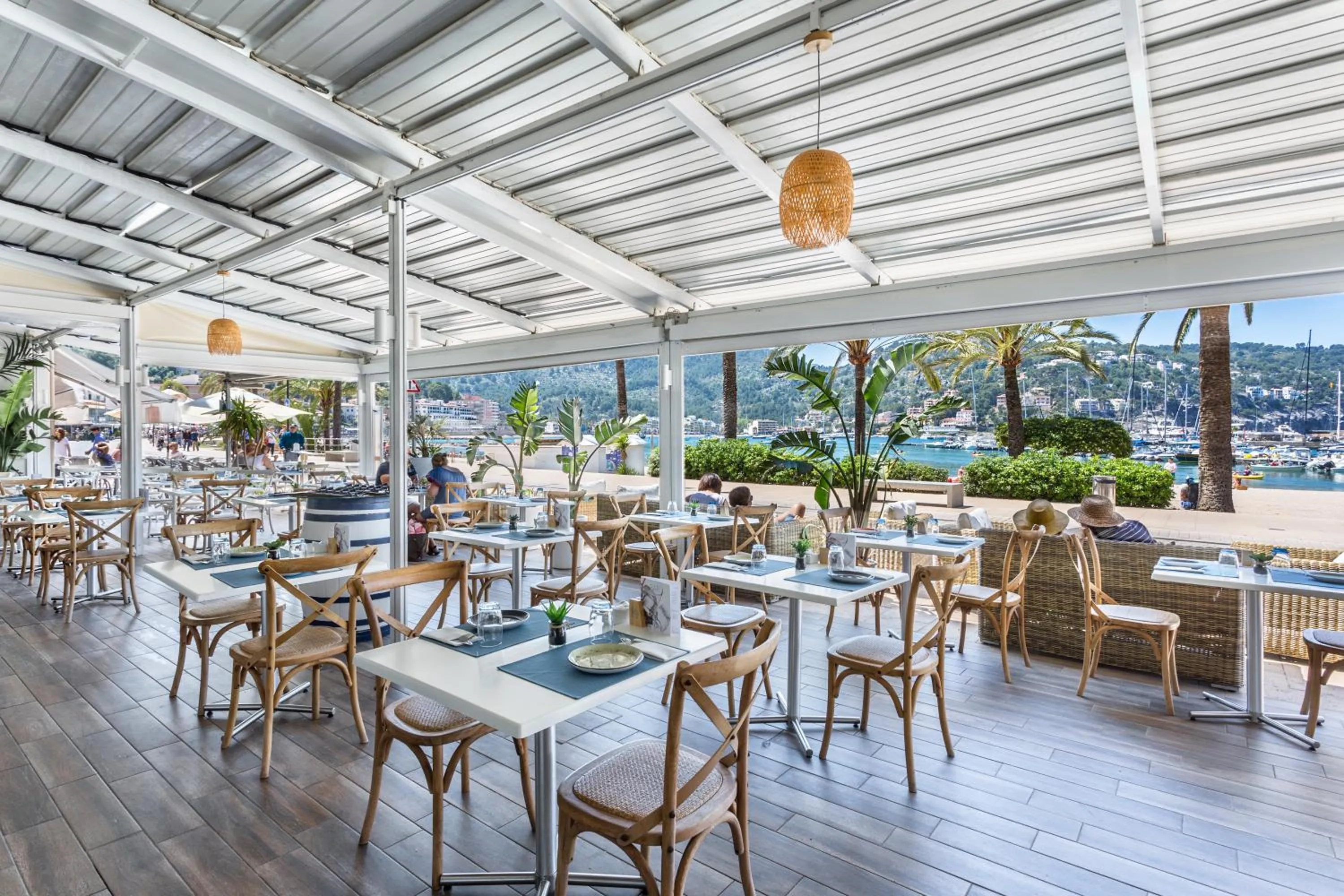 Restaurant/places to eat in FERGUS Style Soller Beach