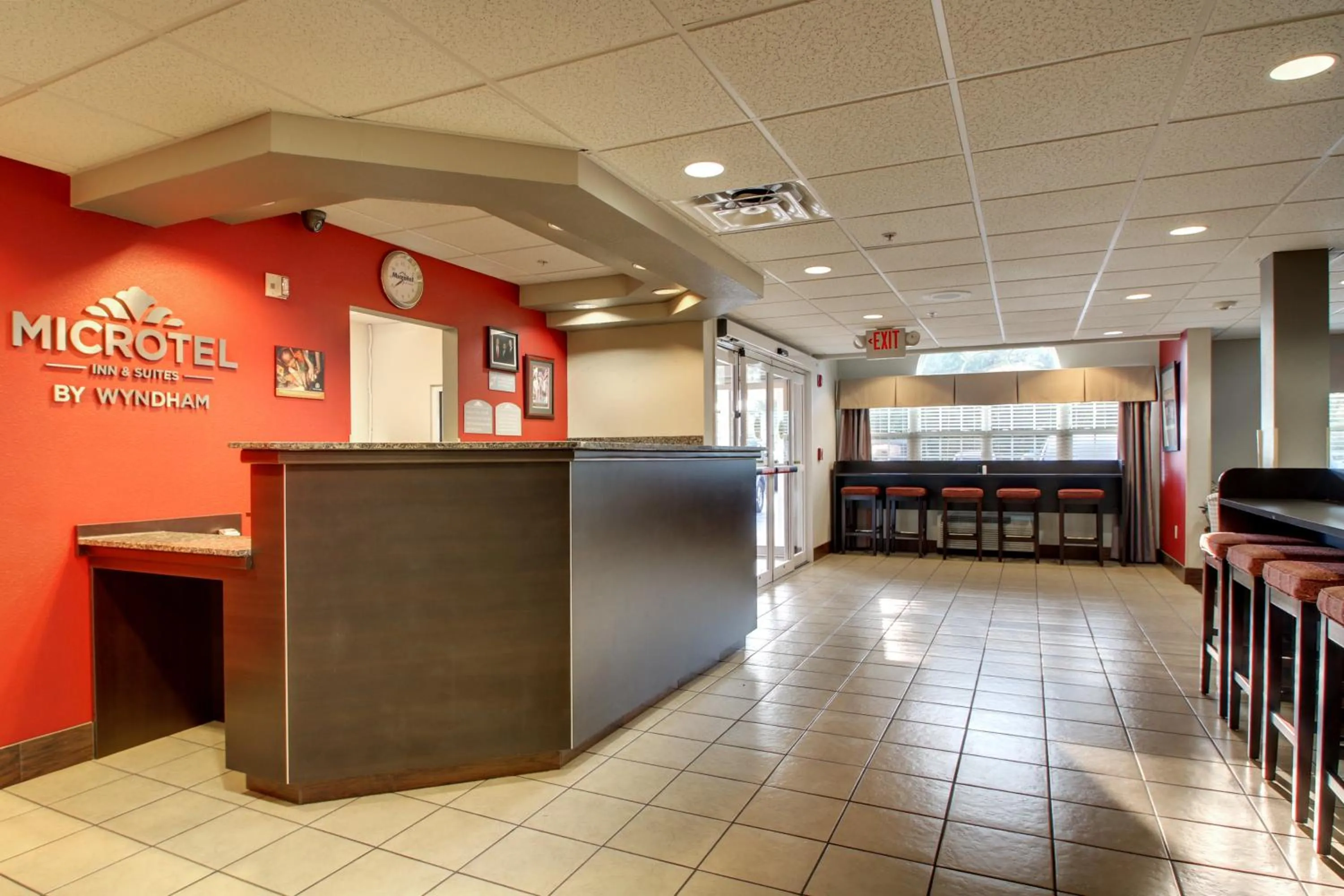 Lobby or reception in Microtel Inn & Suites by Wyndham Tuscaloosa
