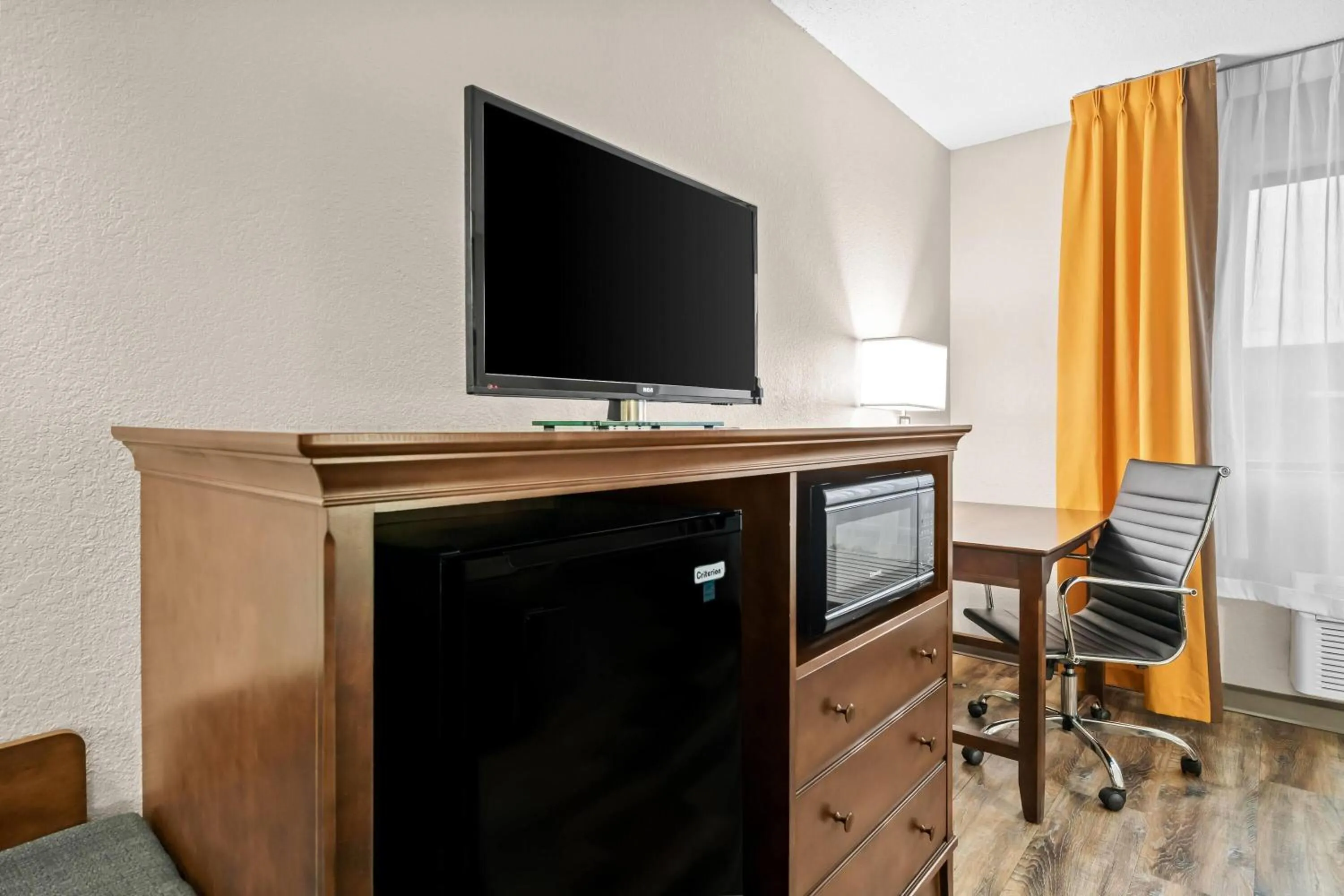 Bed in Super 8 by Wyndham Alexandria MN