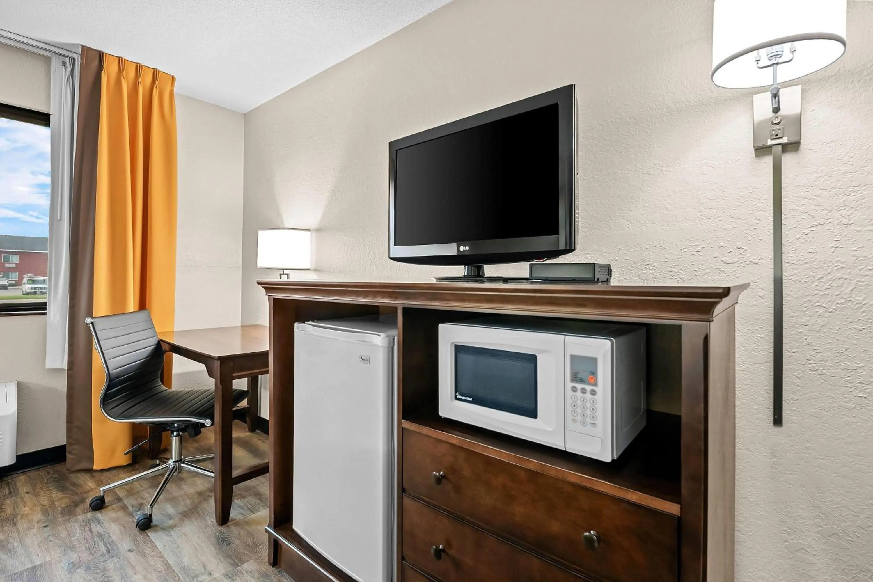 Bed in Super 8 by Wyndham Alexandria MN