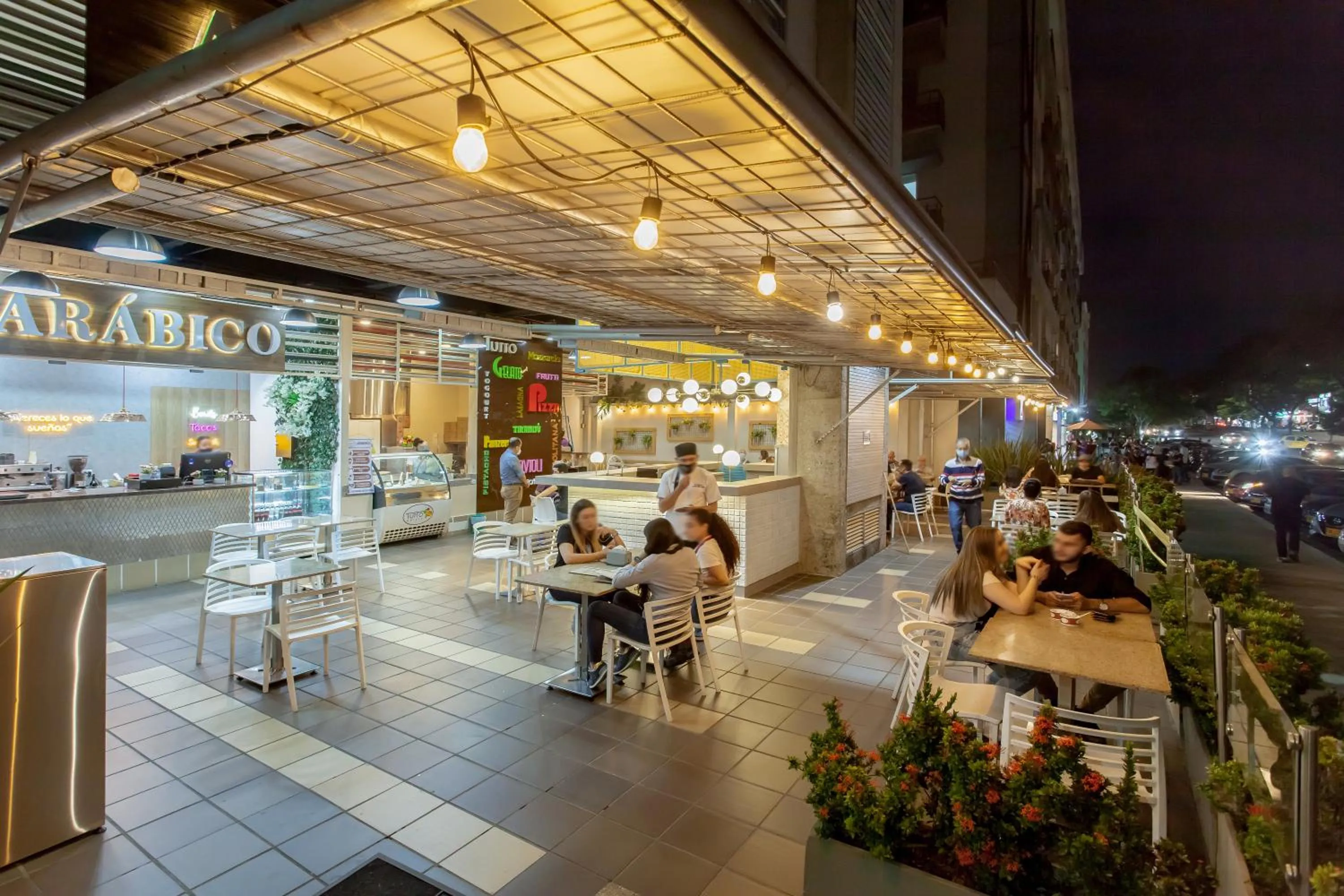 Restaurant/places to eat in Eco Star Hotel