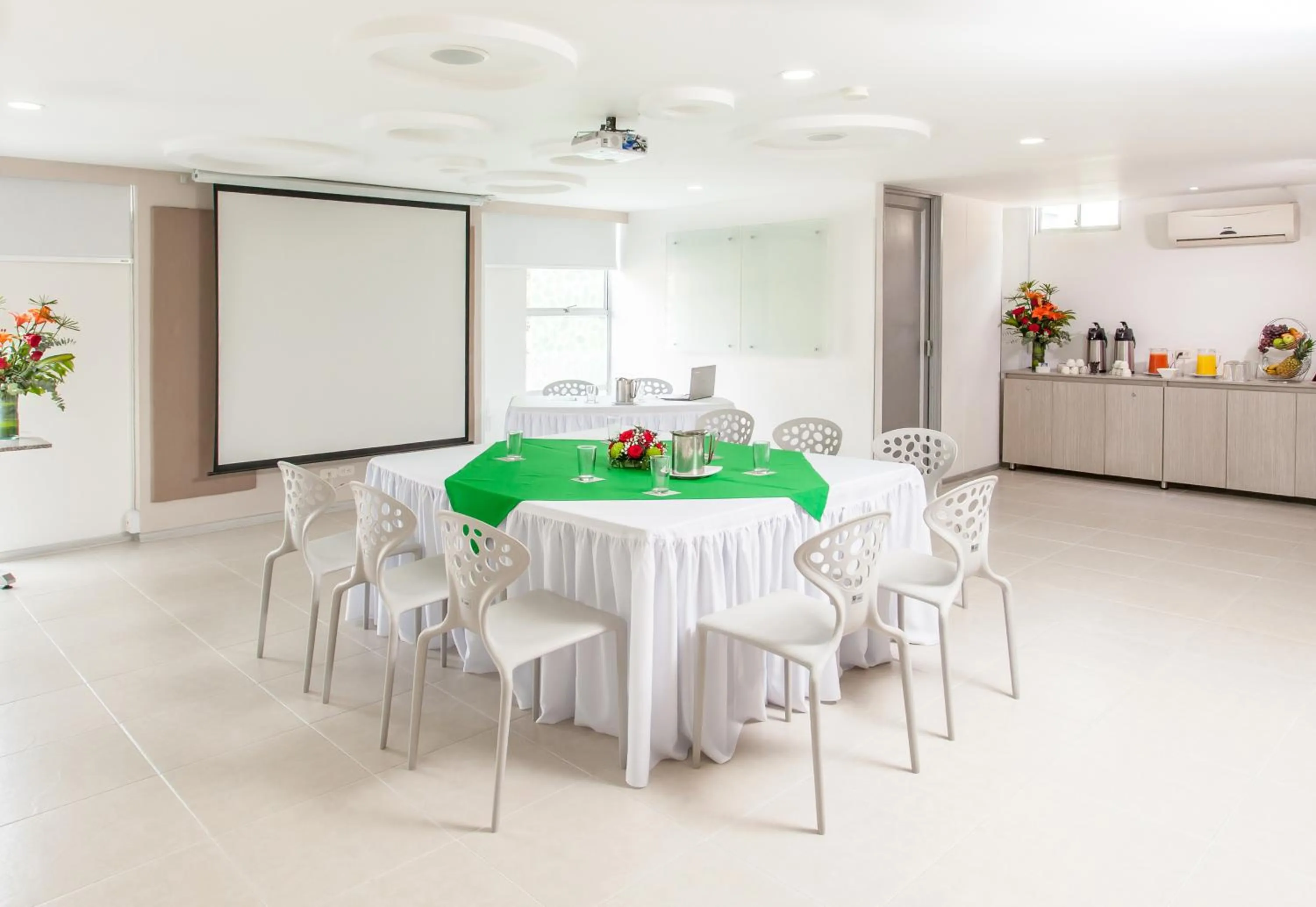 Business facilities in Eco Star Hotel