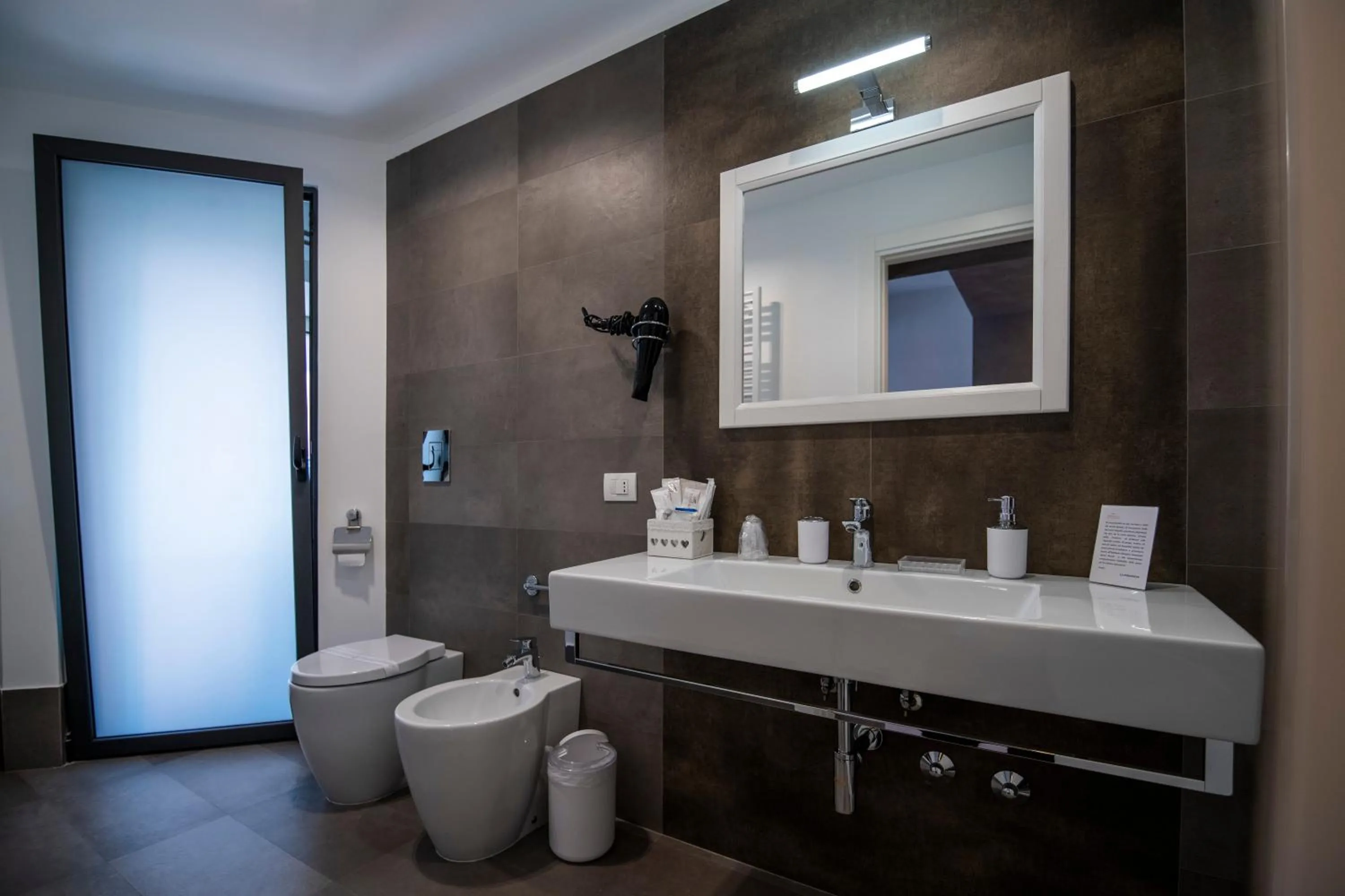 Bathroom in Mercatello Bed and Breakfast