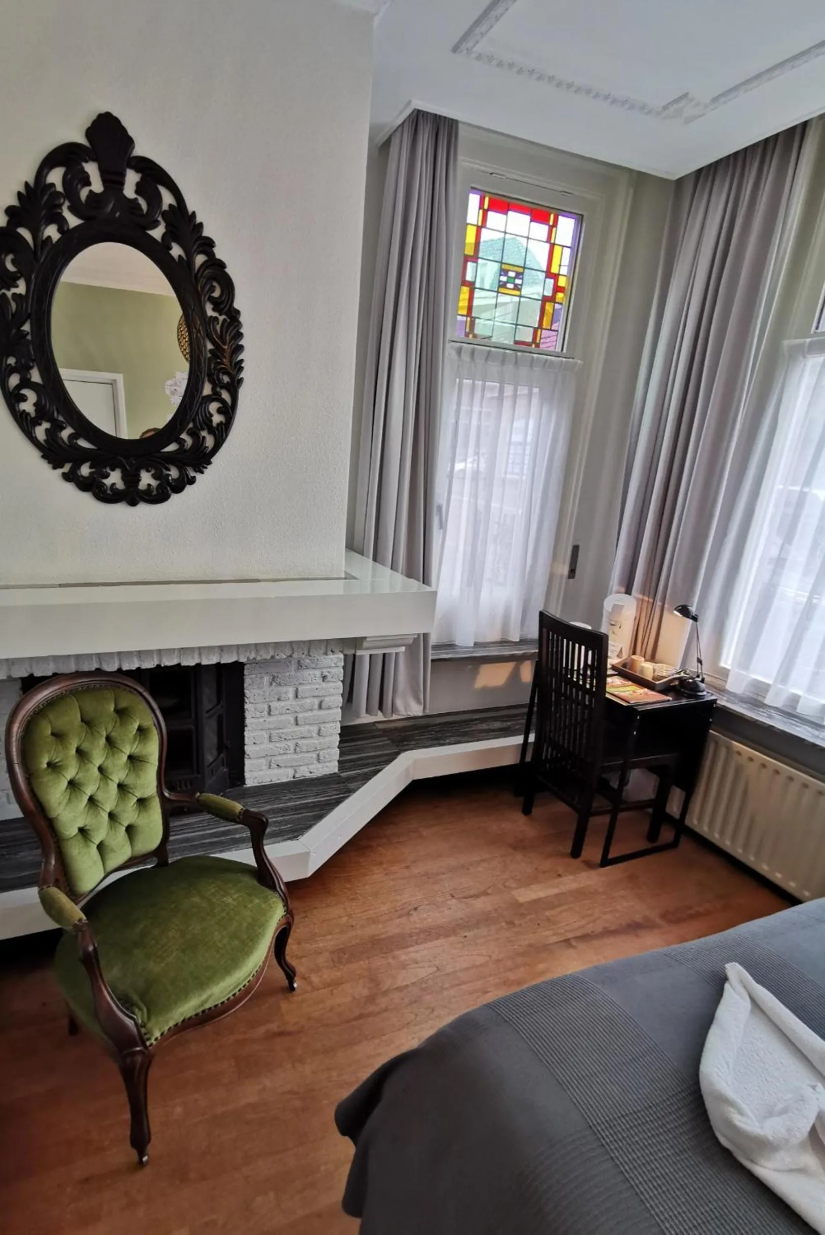 Photo of the whole room, Bed in Hotel Heere