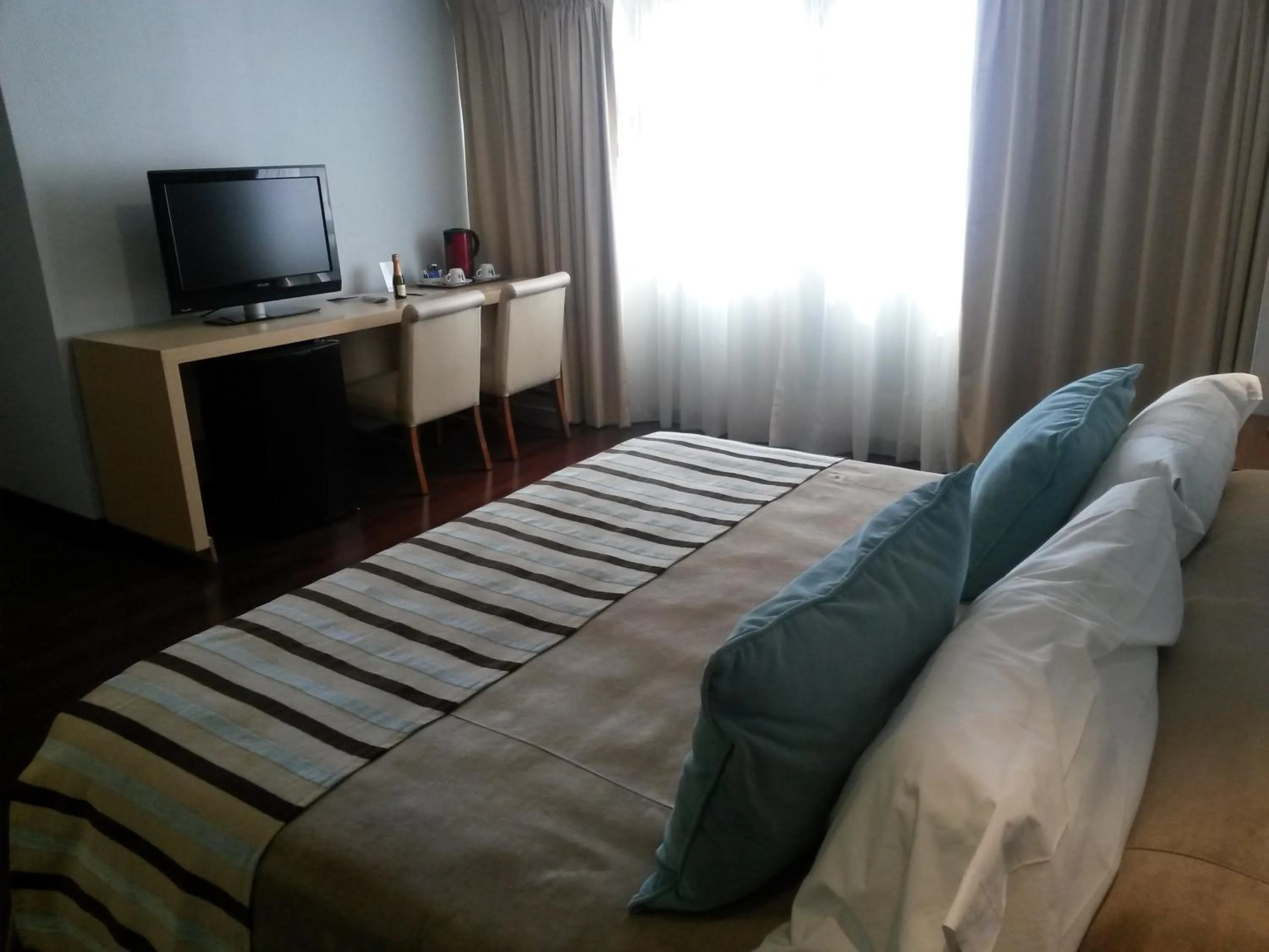 TV and multimedia, Bed in Ariston Hotel