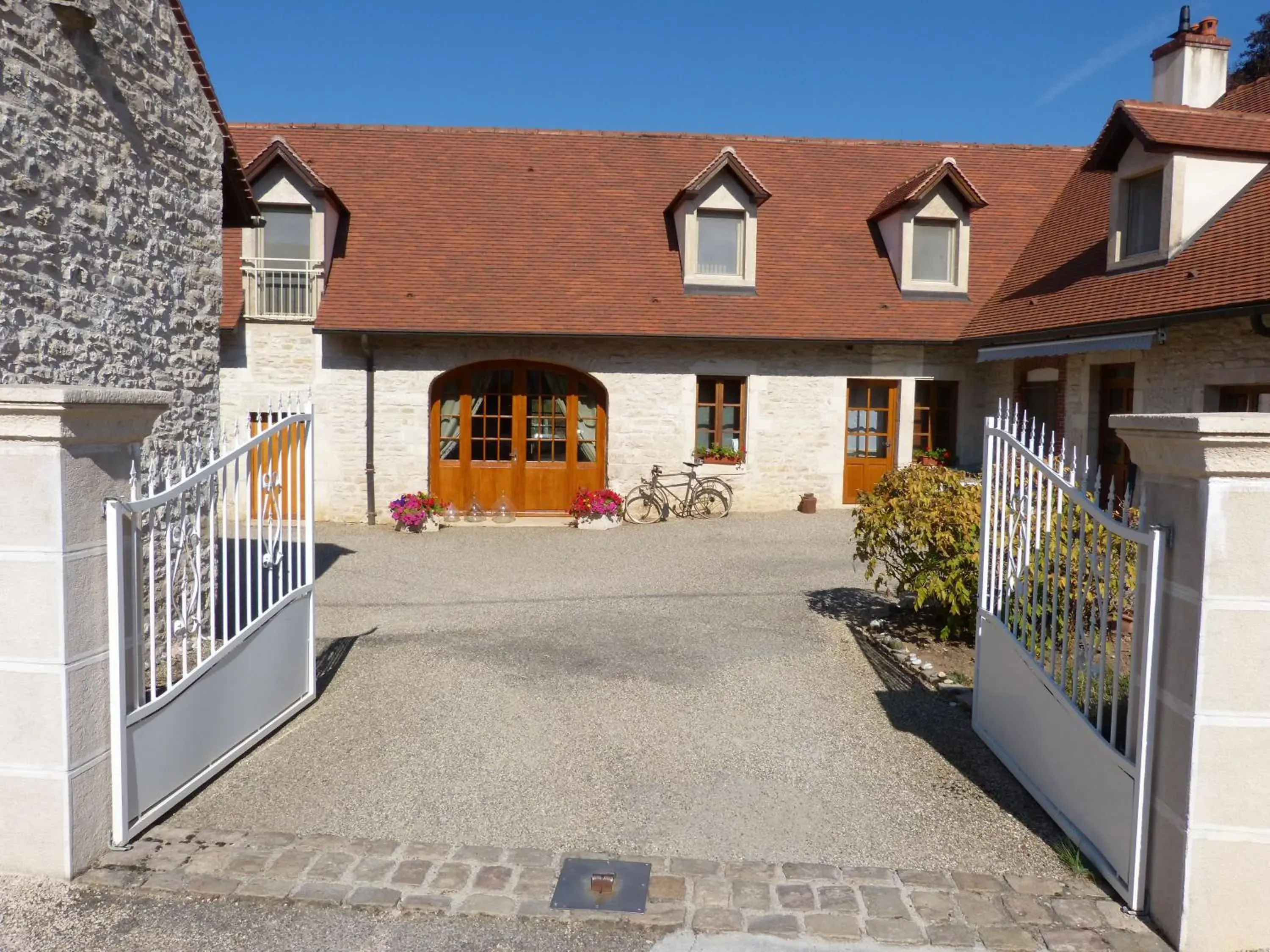 Vacation Home in Les Grands Crus - gîte "Meursault" Vacation Home in Les Grands Crus - gîte "Meursault"