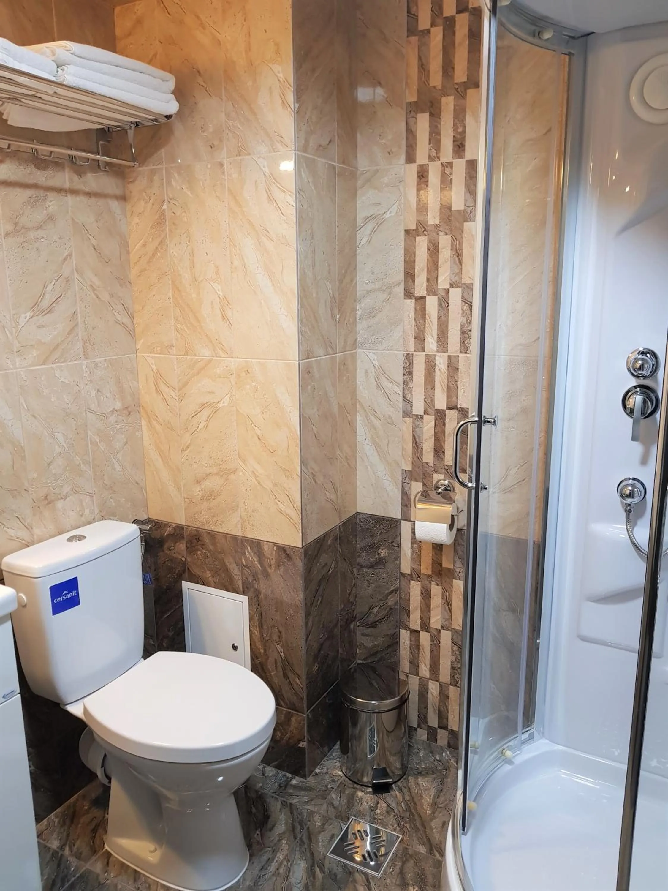 Toilet in Villa Lotus