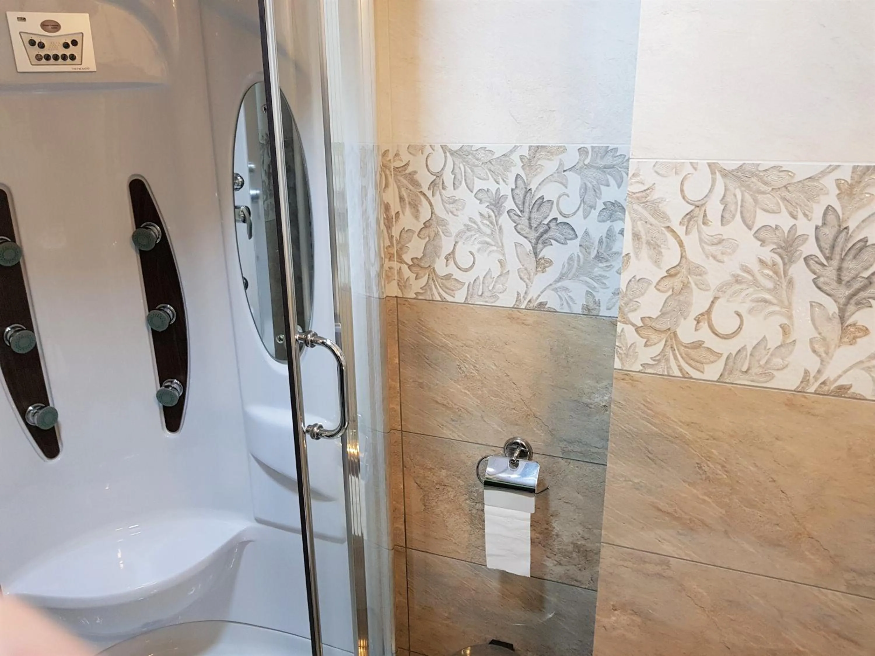 Shower in Villa Lotus