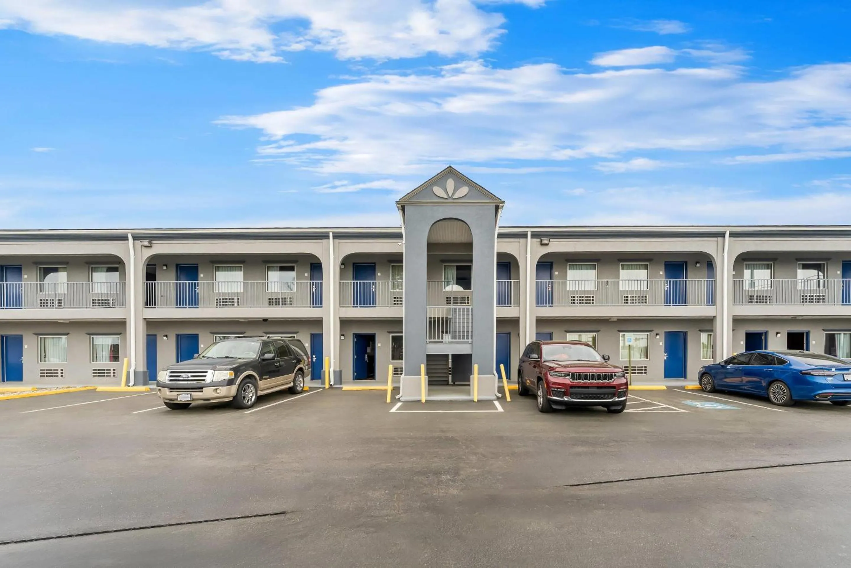 Property building in Econo Lodge Fredericksburg near I-95