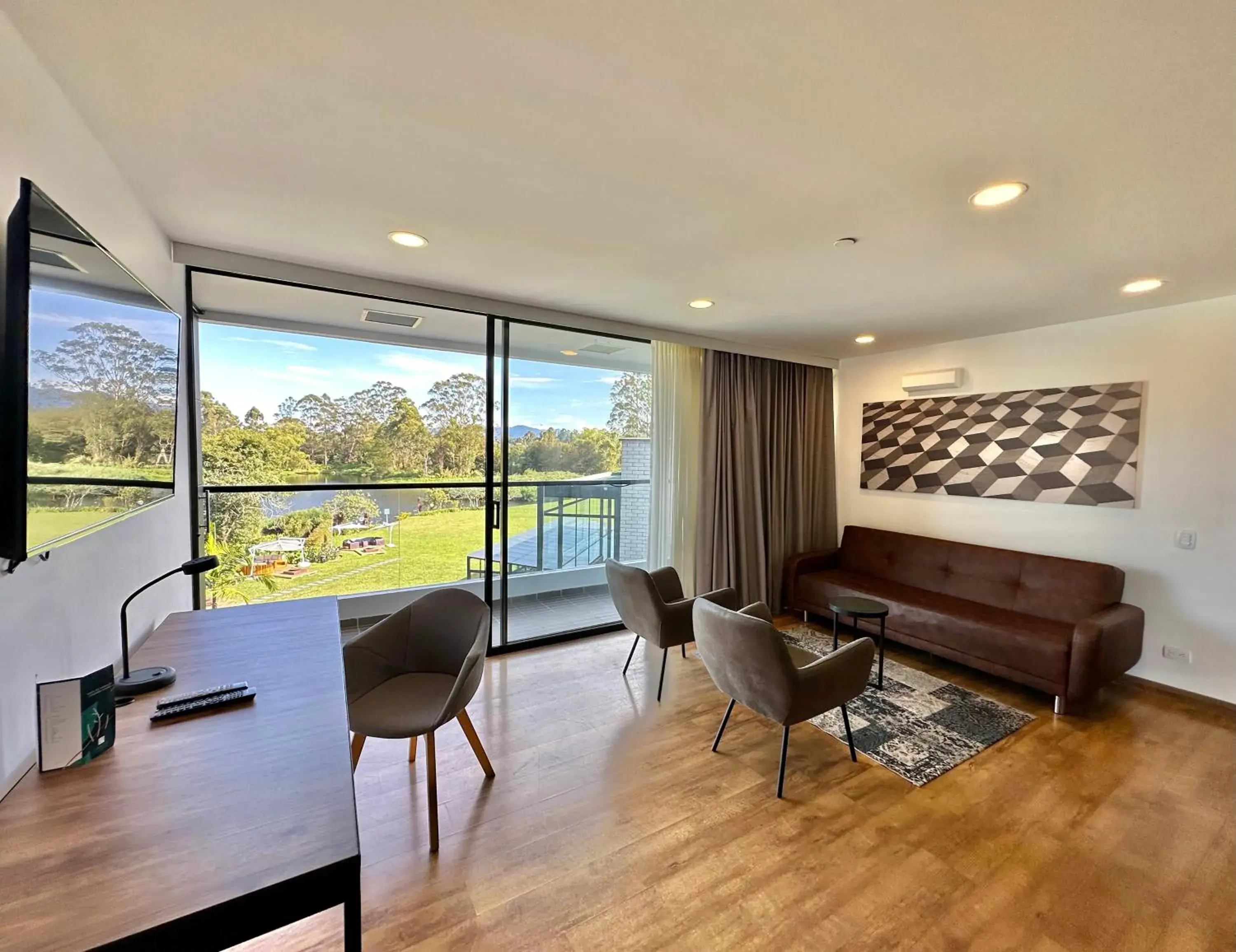 Suite with Lake View in Hotel Lagoon Suite with Lake View in Hotel Lagoon