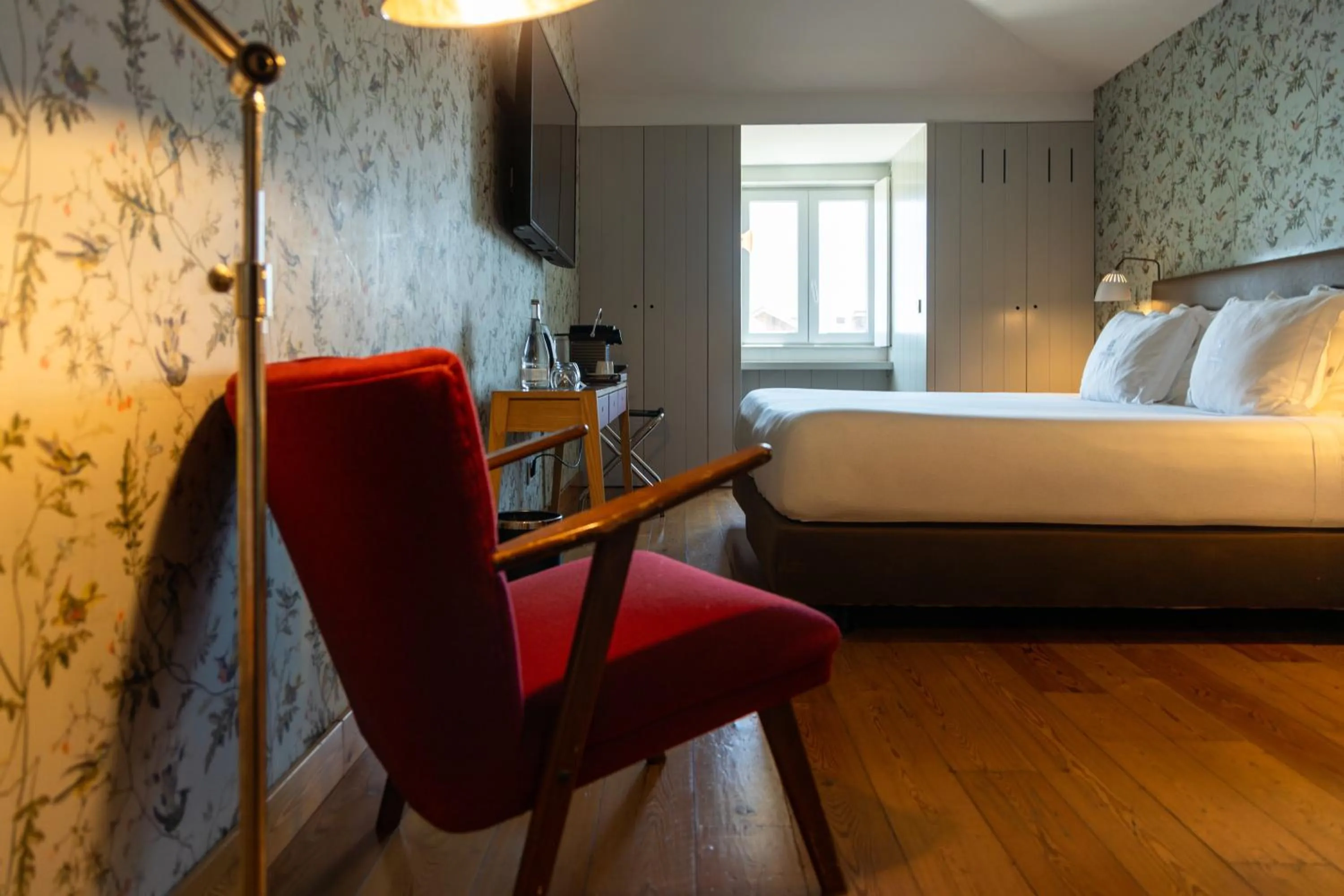 View (from property/room), Bed in Lisboa Carmo Hotel