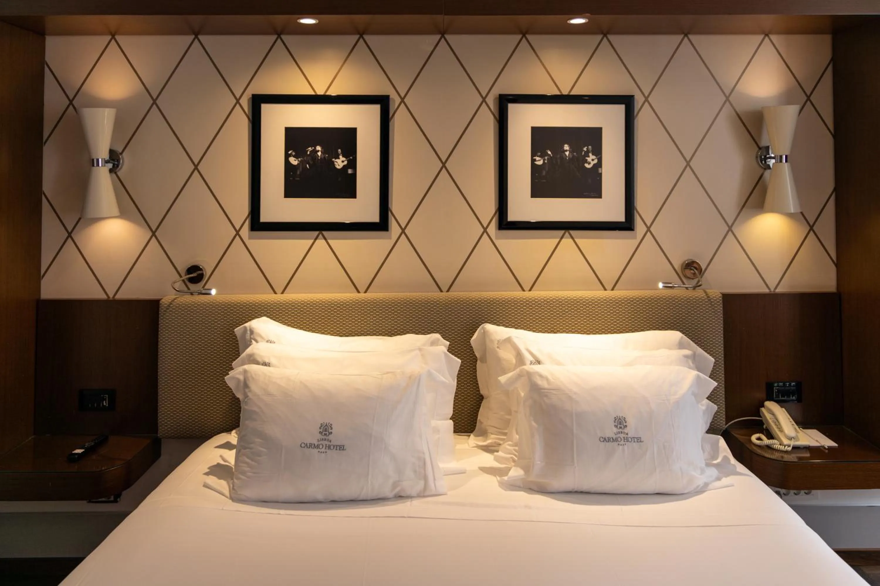 Bed in Lisboa Carmo Hotel