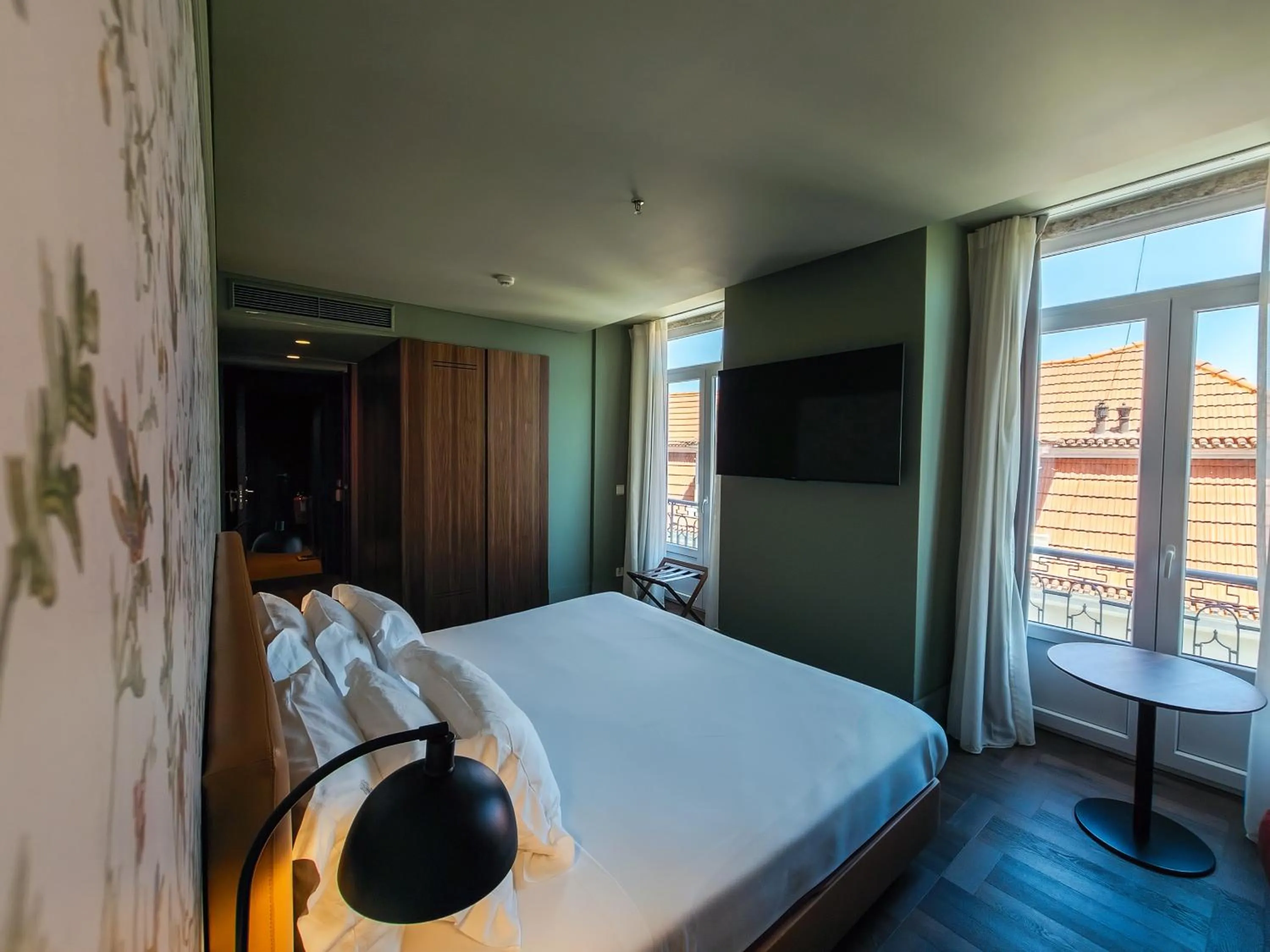 Bedroom, Bed in Lisboa Carmo Hotel