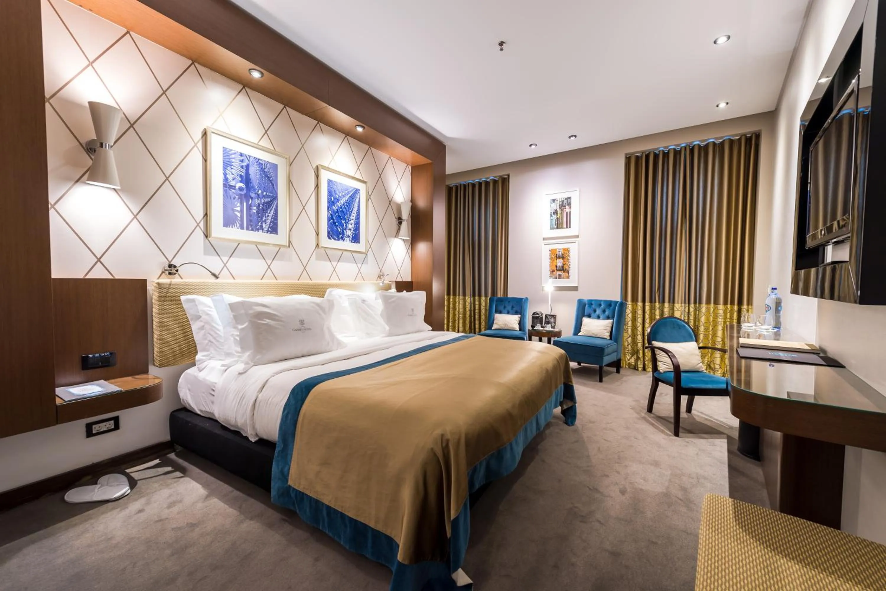 Decorative detail, Bed in Lisboa Carmo Hotel