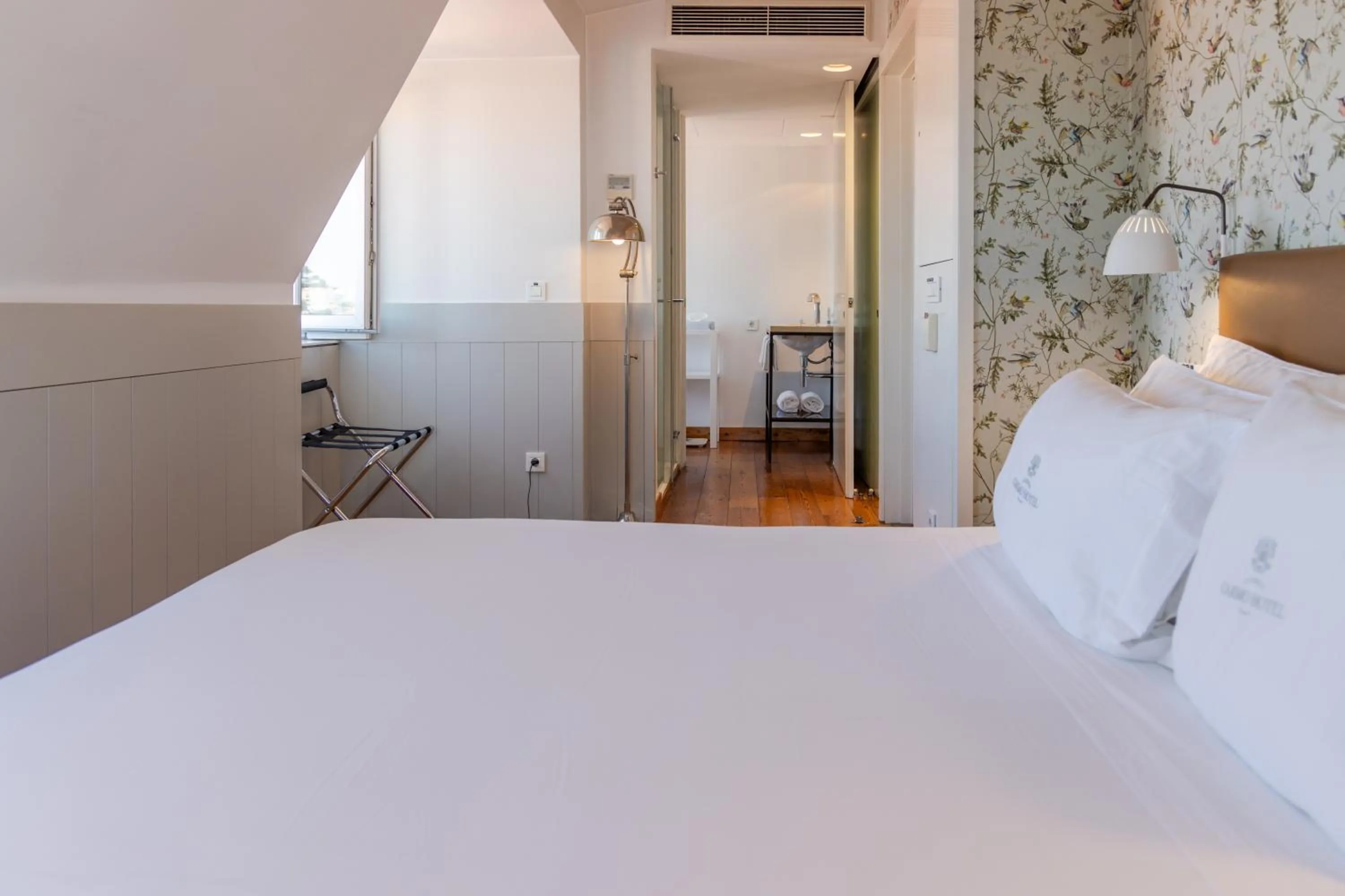 Bedroom, Bed in Lisboa Carmo Hotel