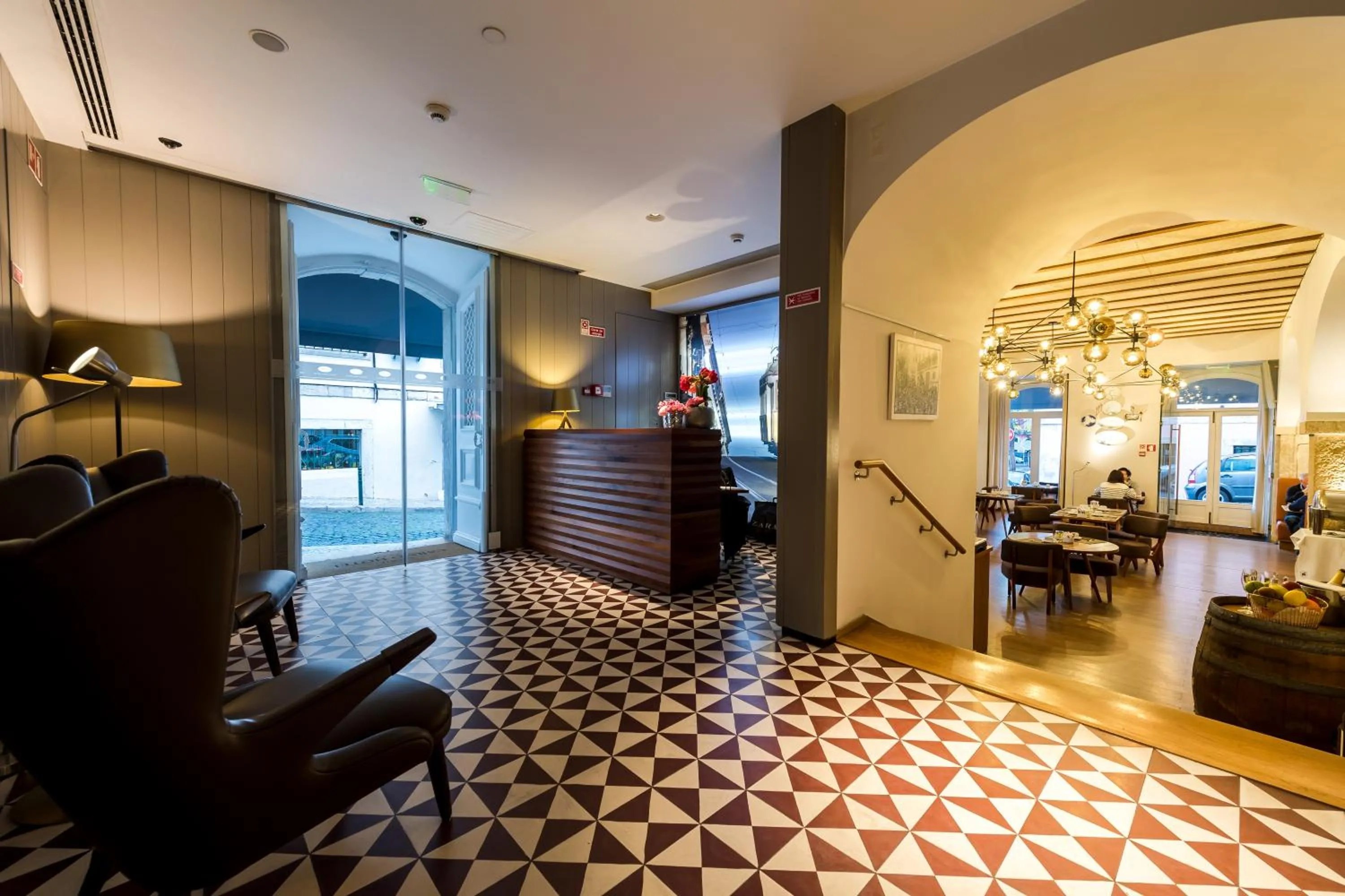 Lobby or reception in Lisboa Carmo Hotel