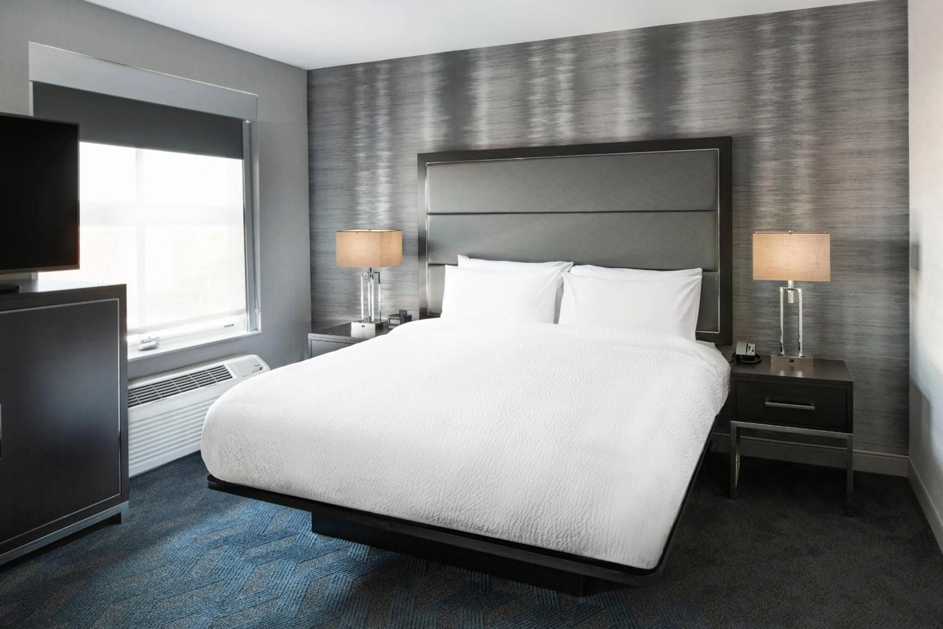 Photo of the whole room, Bed in Residence Inn by Marriott Boston Logan Airport/Chelsea