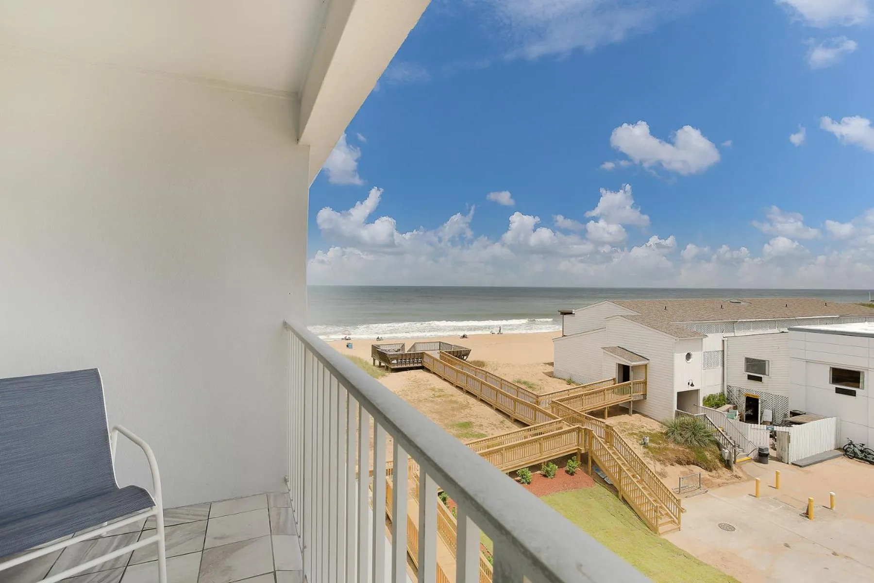 Balcony/Terrace in John Yancey Oceanfront Inn