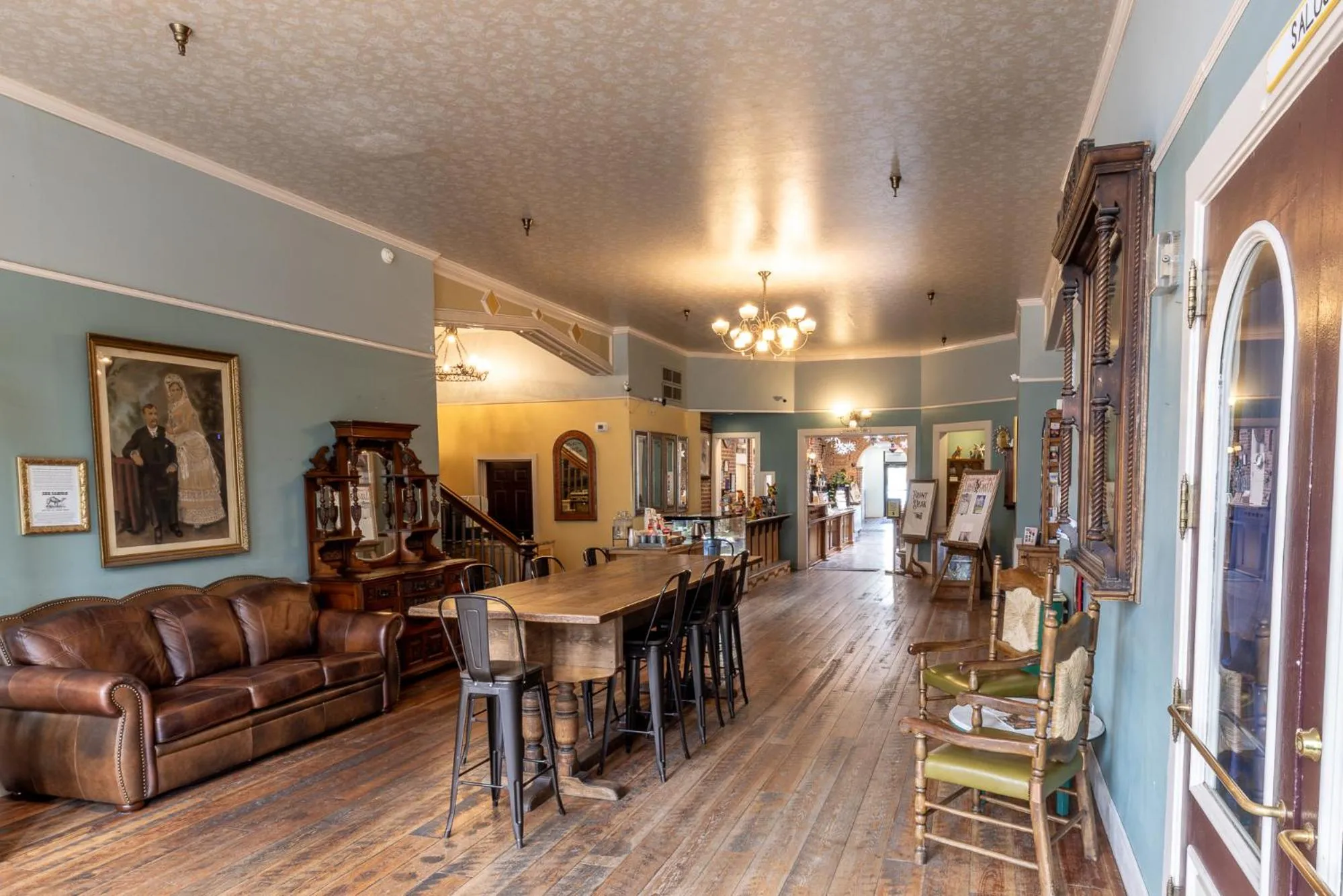 Historic Plaza Hotel