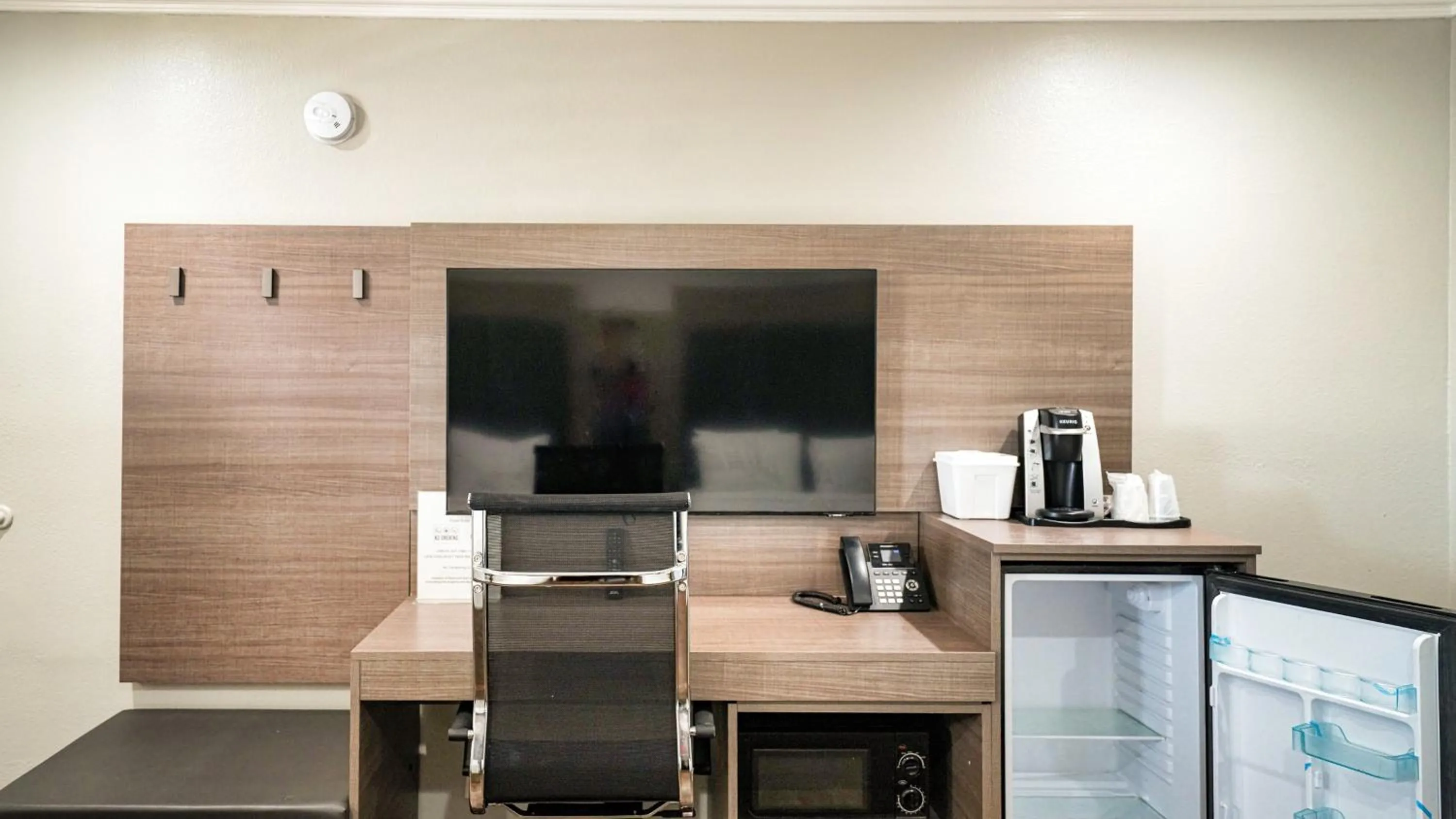 Coffee/tea facilities in Americas Best Value Inn, Antioch