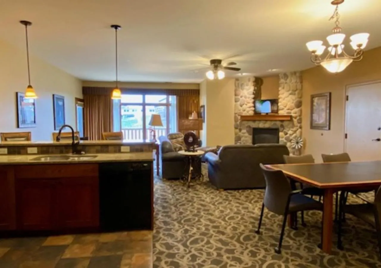 Living room in Arrowwood Resort Hotel and Conference Center - Alexandria