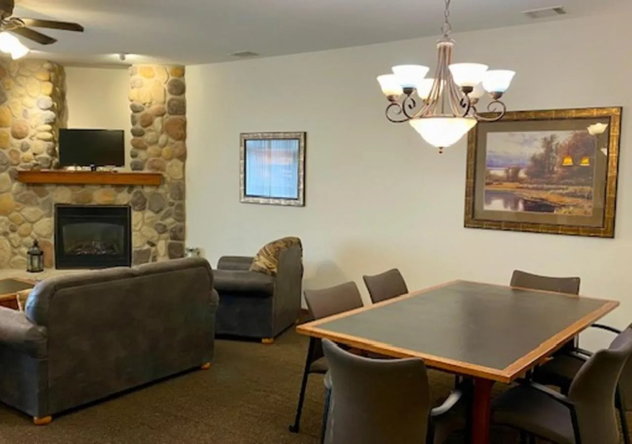 Living room in Arrowwood Resort Hotel and Conference Center - Alexandria