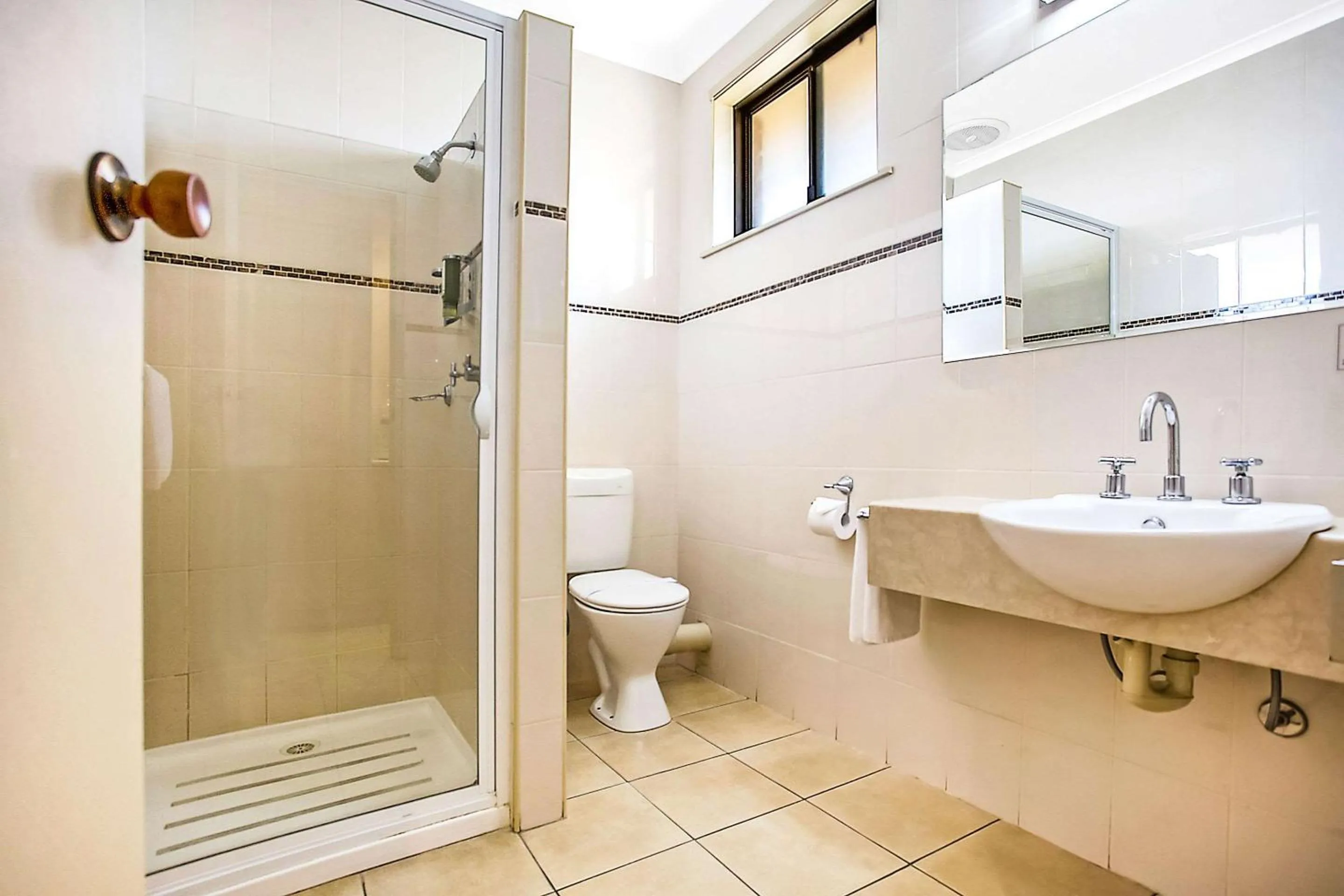 Shower in Comfort Inn May Park