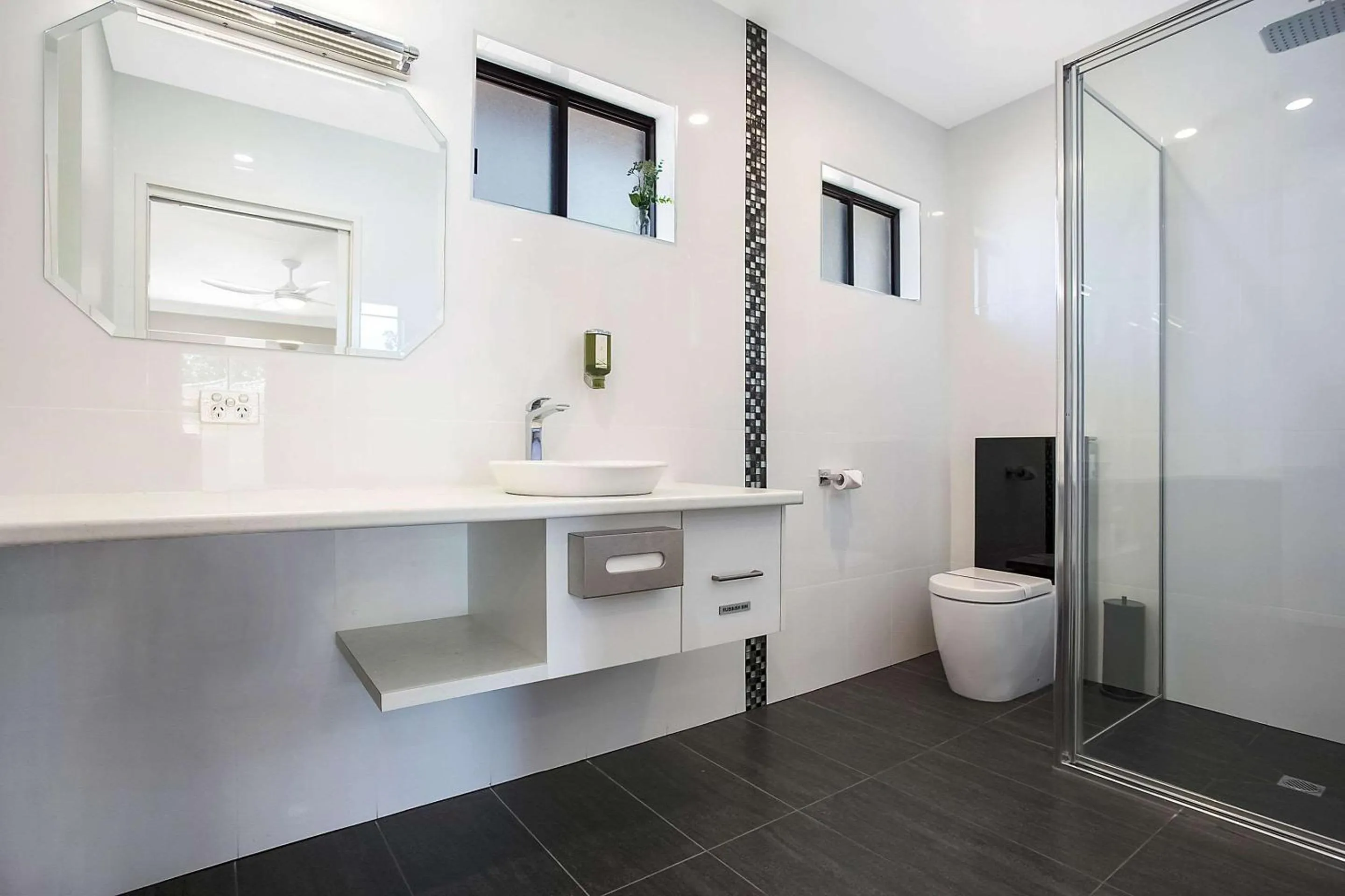 Bedroom in Comfort Inn May Park