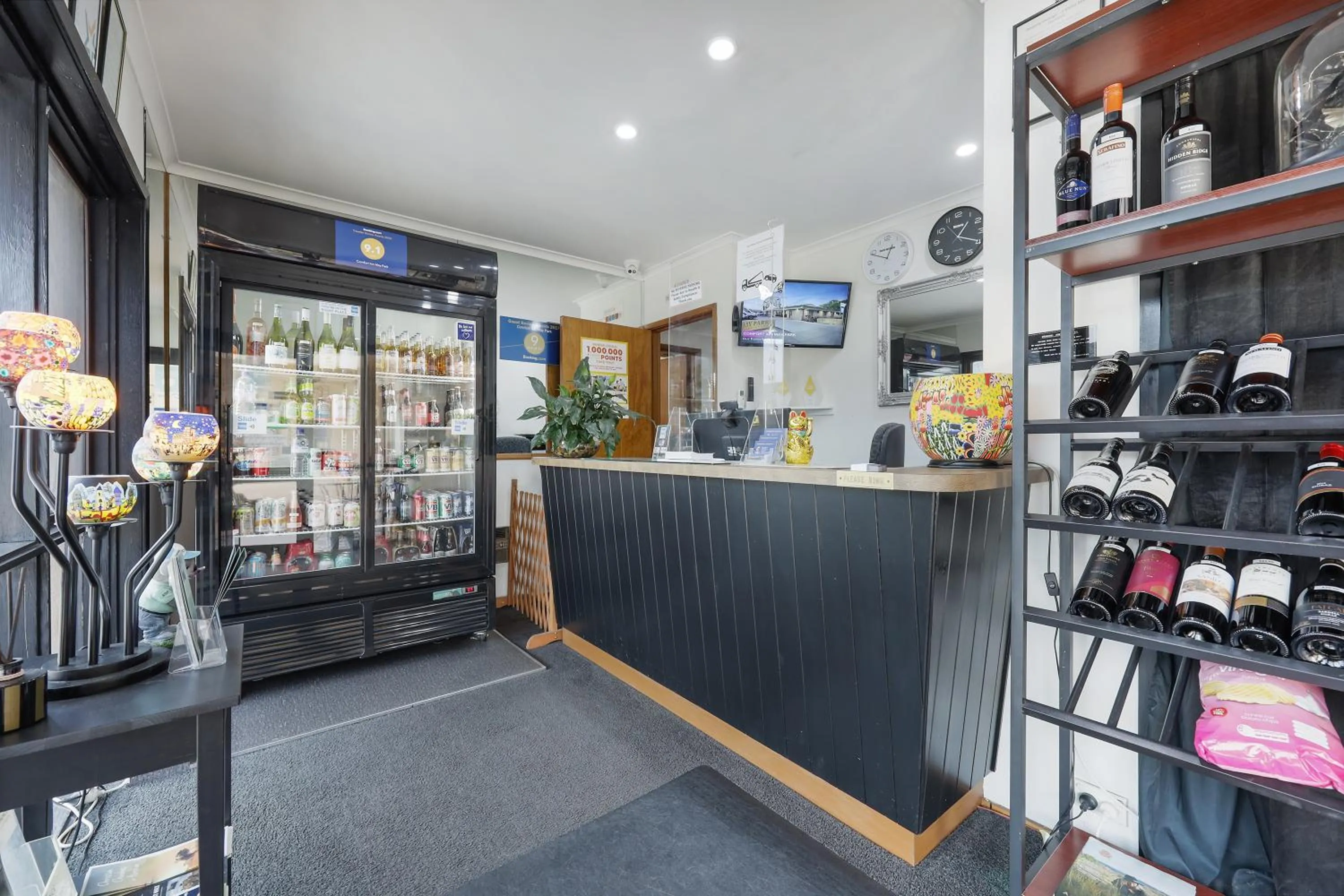 Lobby or reception in Comfort Inn May Park