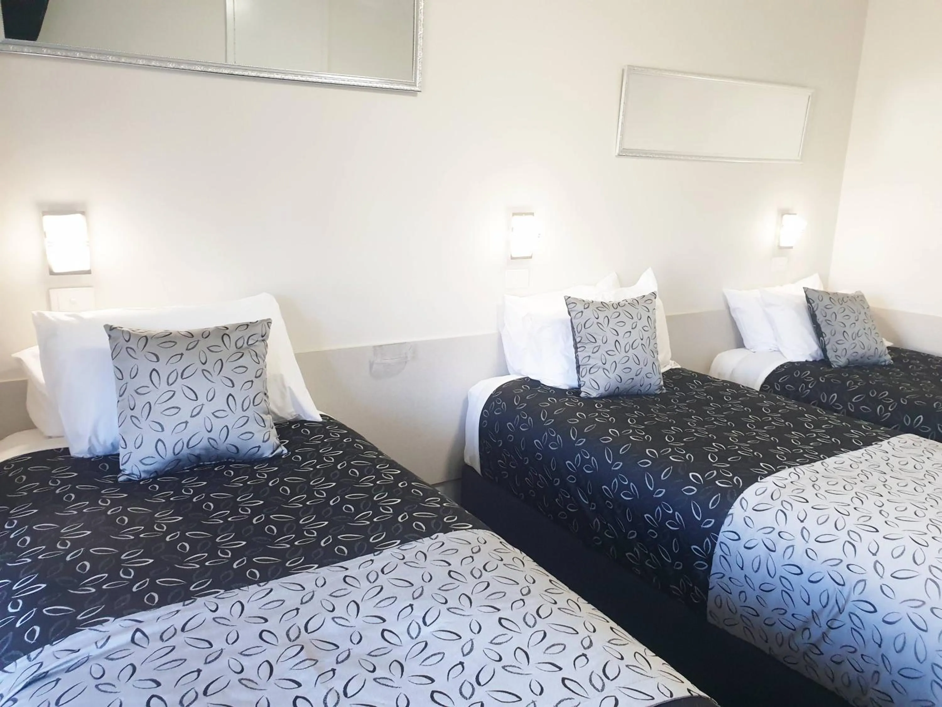 Bedroom, Bed in Comfort Inn May Park