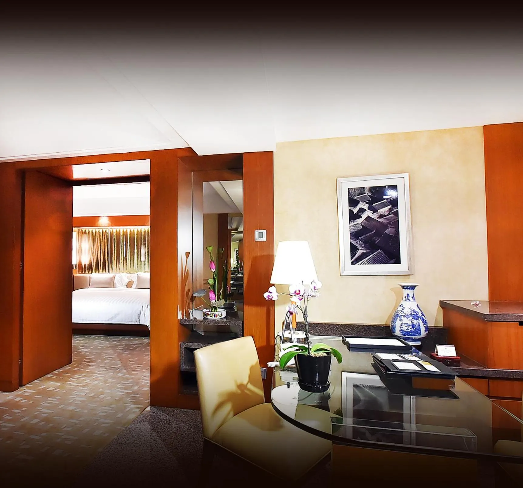 Bed in Beijing International Hotel