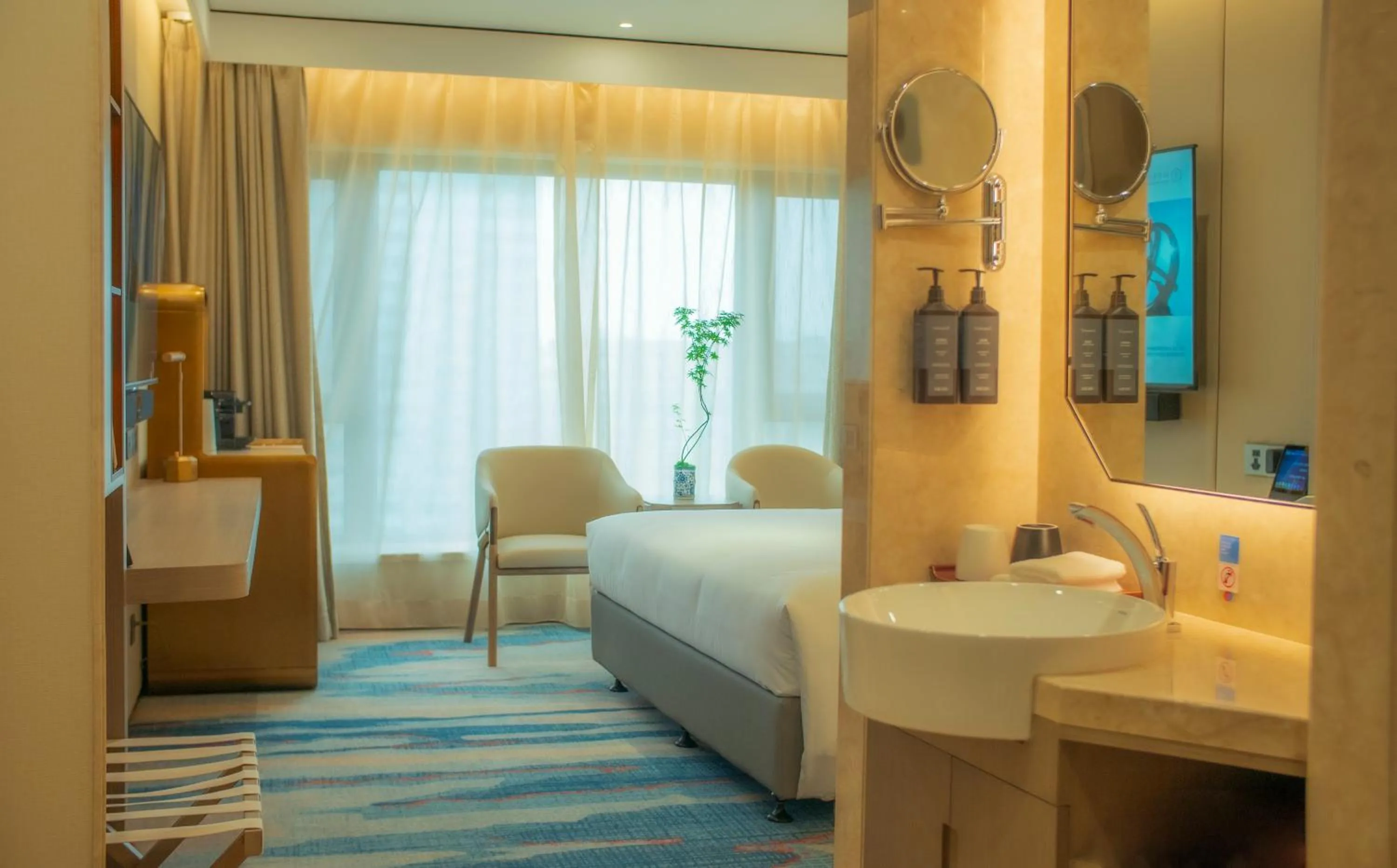 Bed in Beijing International Hotel