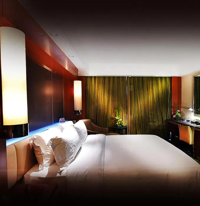 Bed in Beijing International Hotel