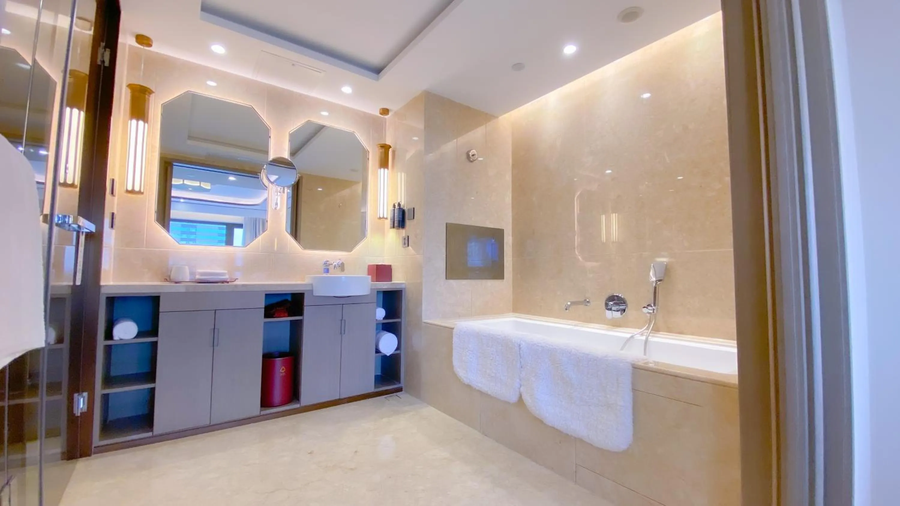 Beijing International Hotel