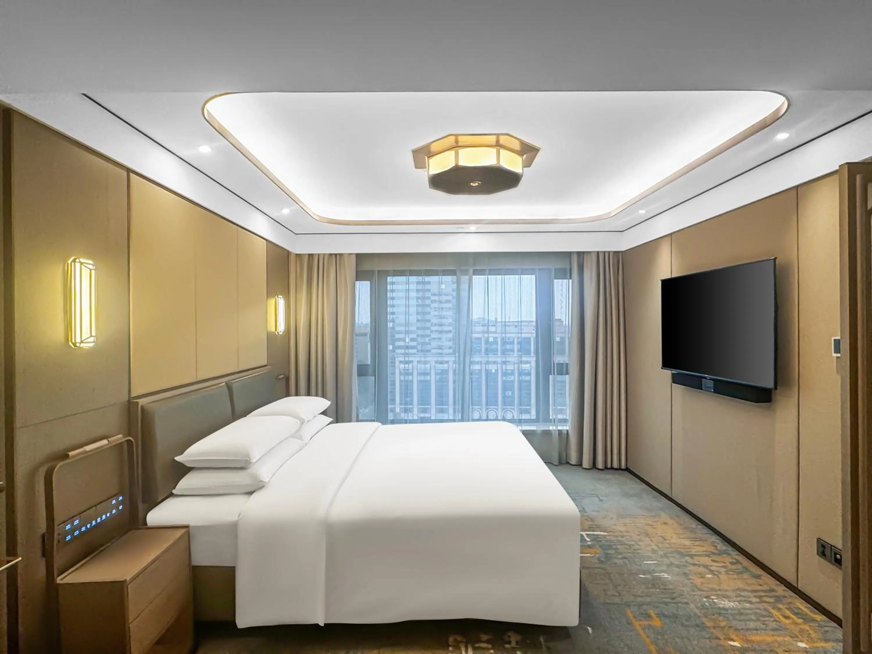 Bed in Beijing International Hotel