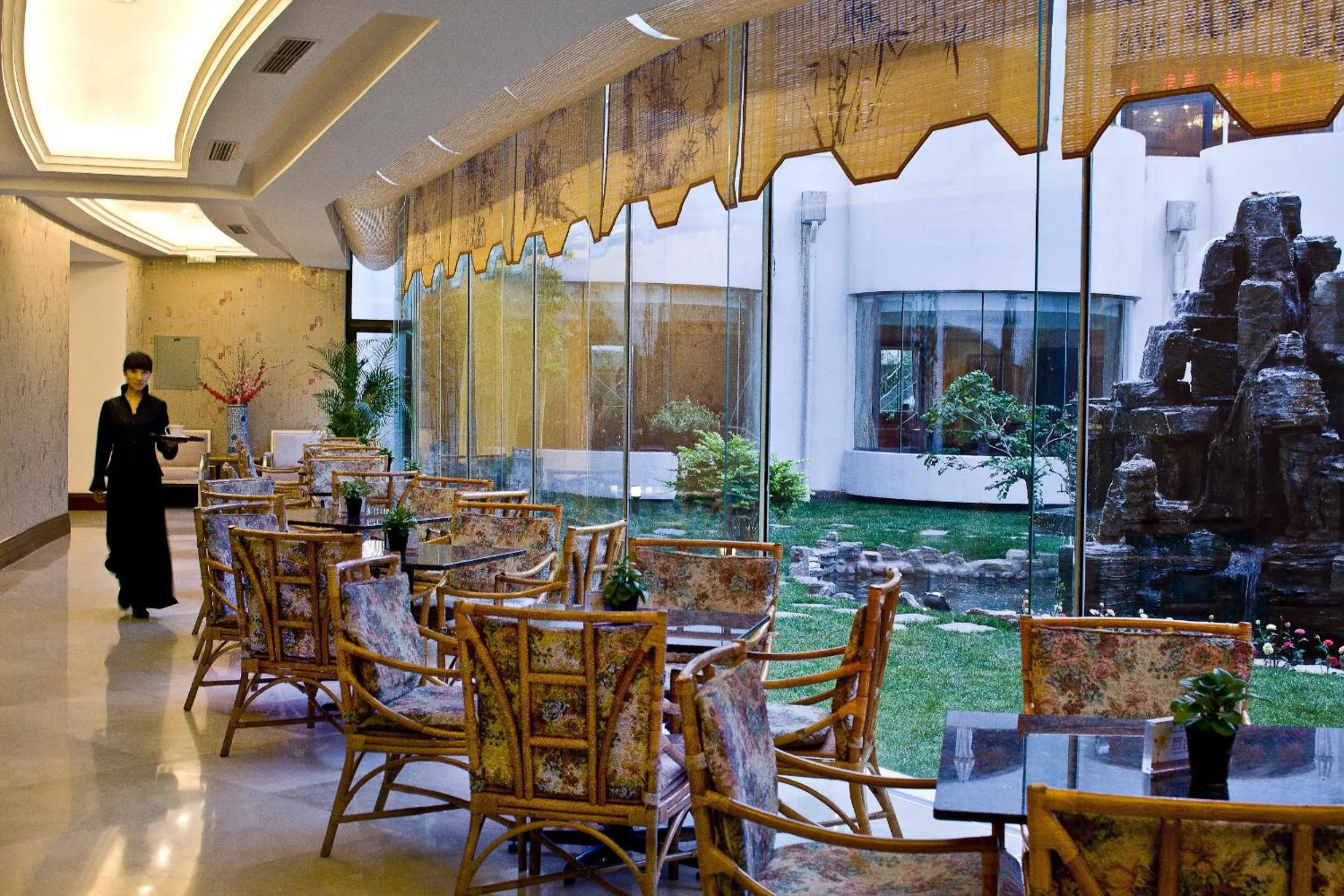 Restaurant/places to eat in Beijing International Hotel