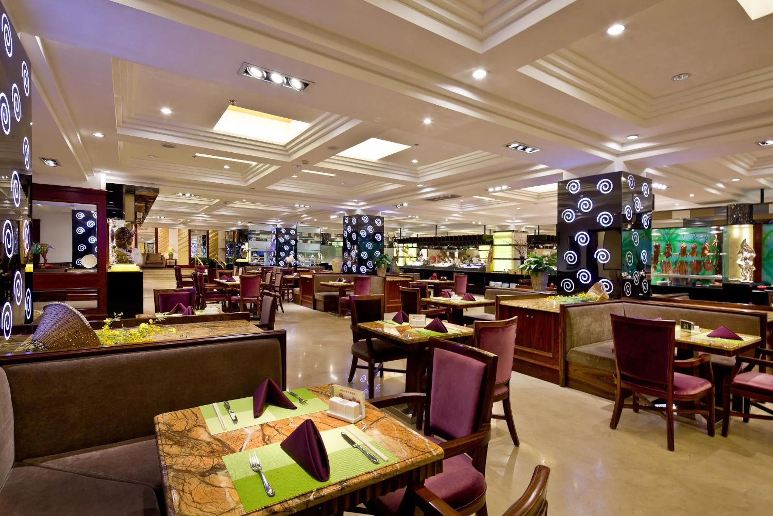 Restaurant/places to eat in Beijing International Hotel