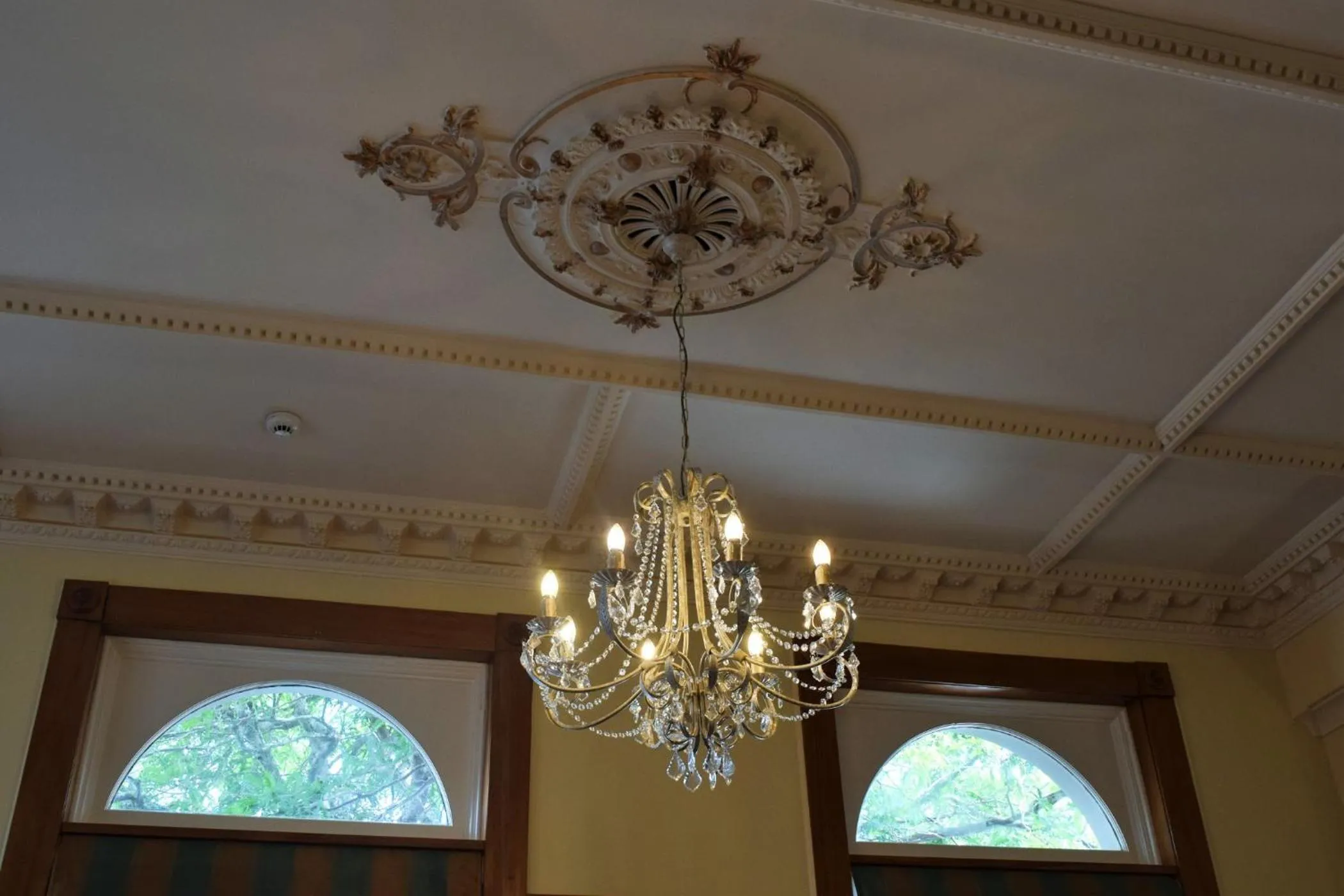 Restaurant/places to eat in Left Bank