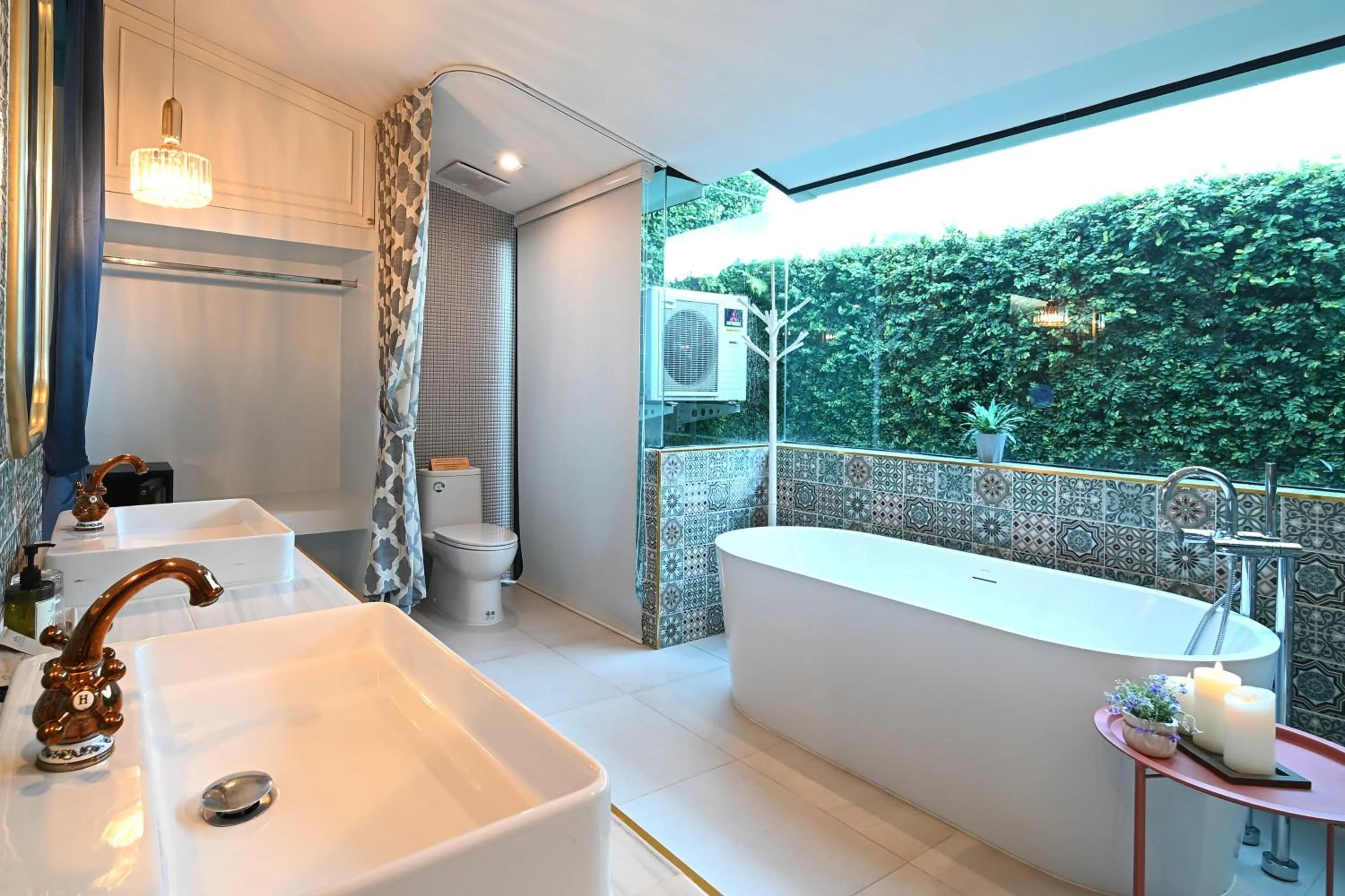 Toilet in The Kiri Villas Resort