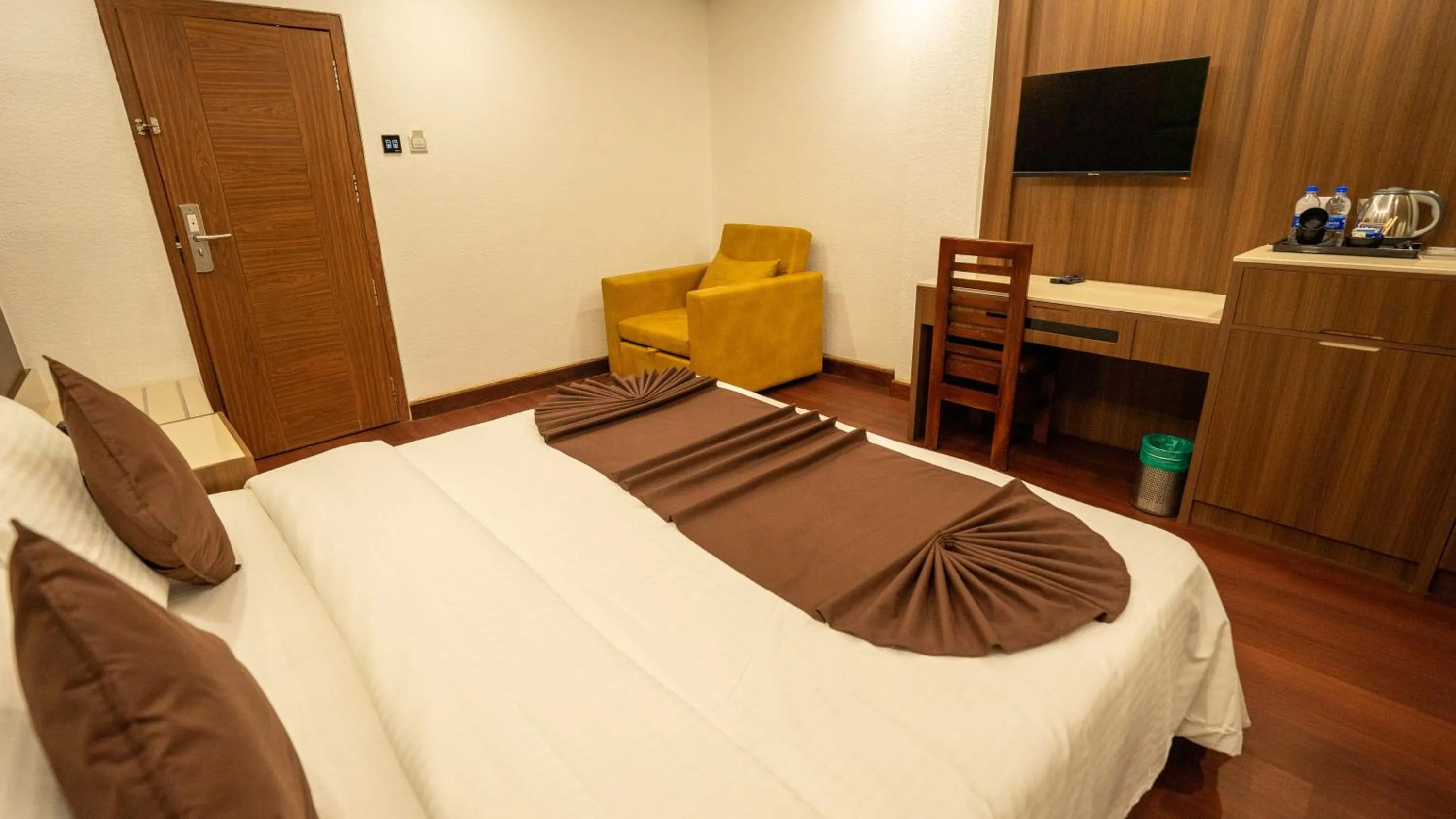 Area and facilities, Bed in HillView Munnar