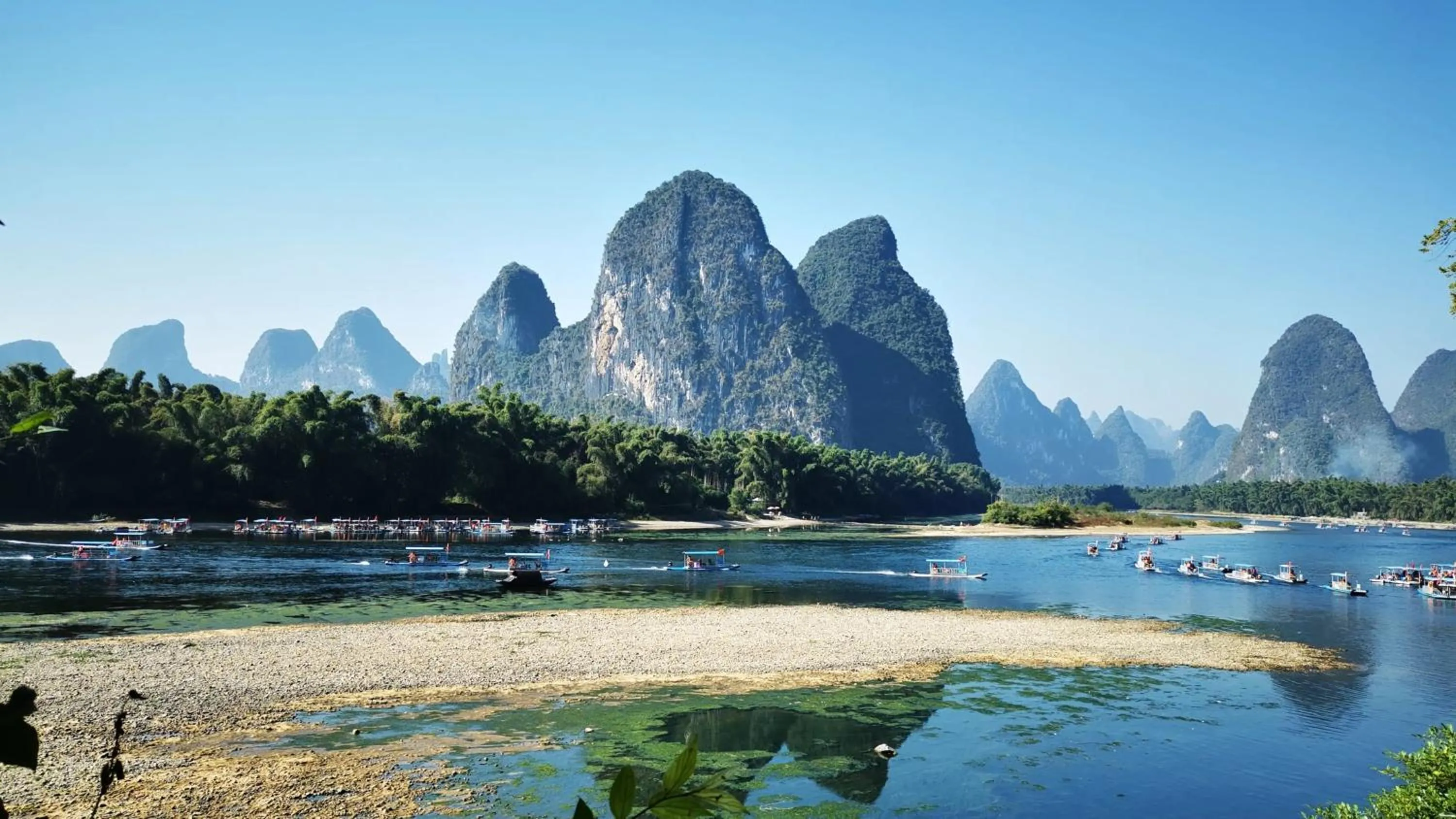 River view in Wing Hotel Guilin - Central Square