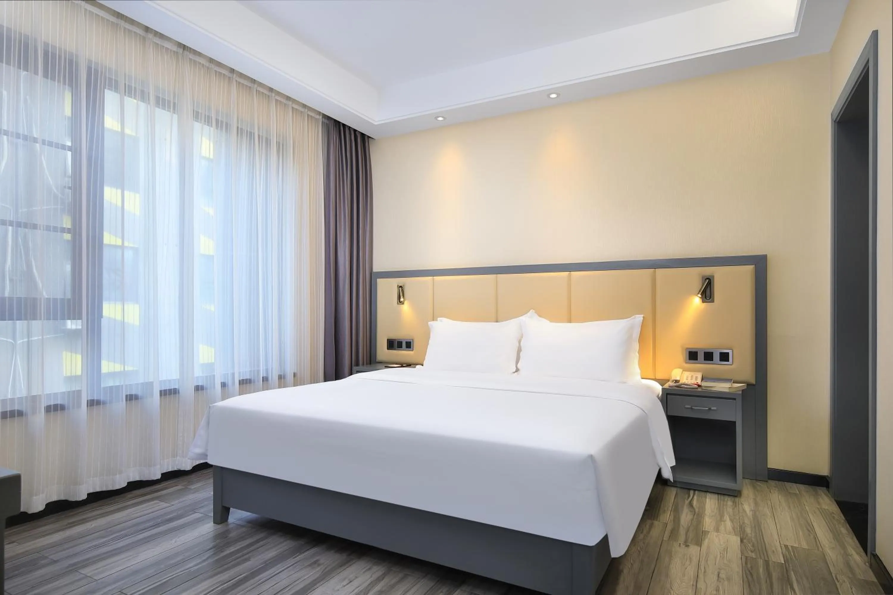 Bedroom, Bed in Wing Hotel Guilin - Central Square