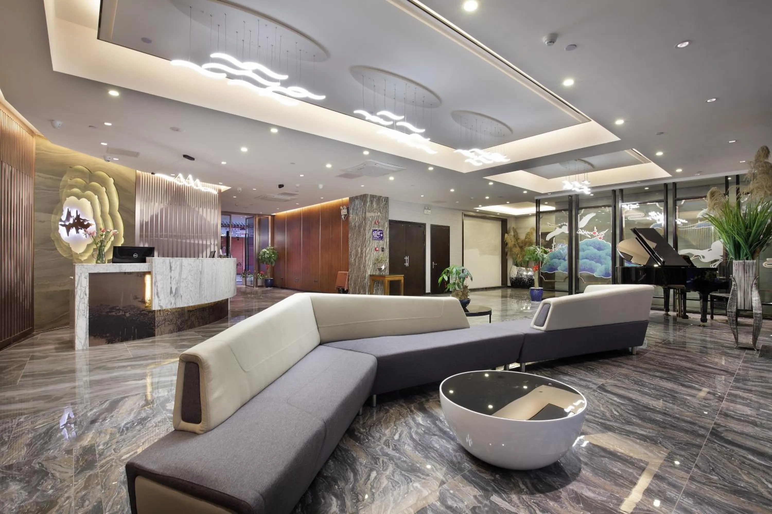 Decorative detail in Wing Hotel Guilin - Central Square