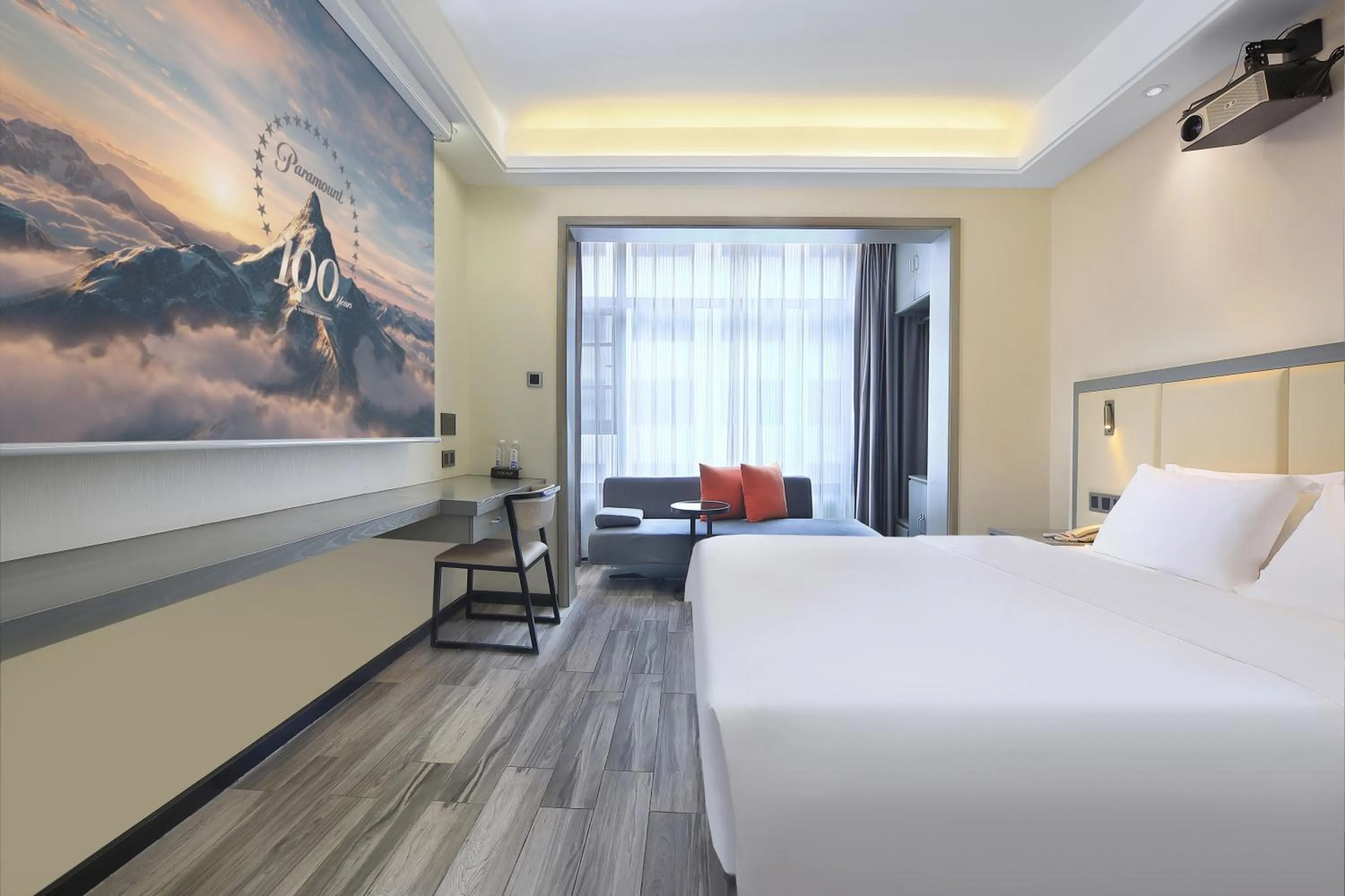 Photo of the whole room, Bed in Wing Hotel Guilin - Central Square