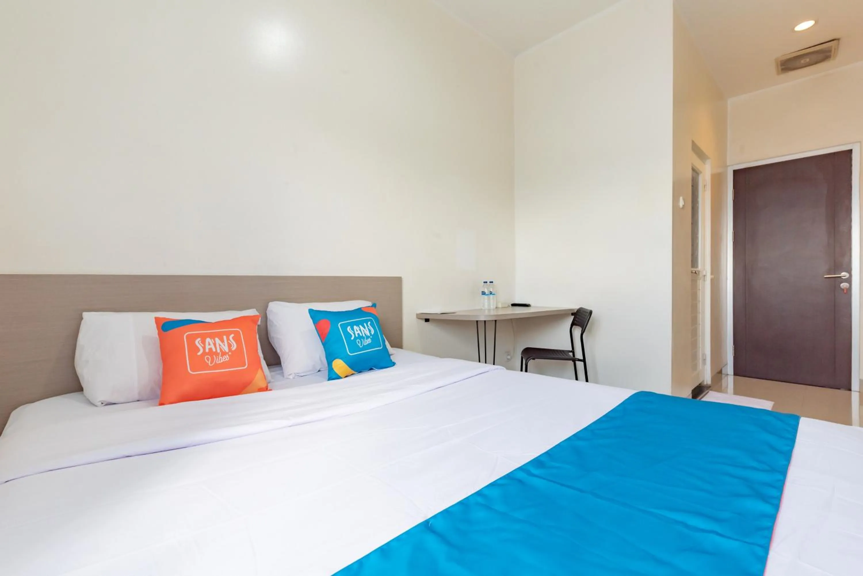 Bedroom, Bed in Sans Vibes Hotel Malabar