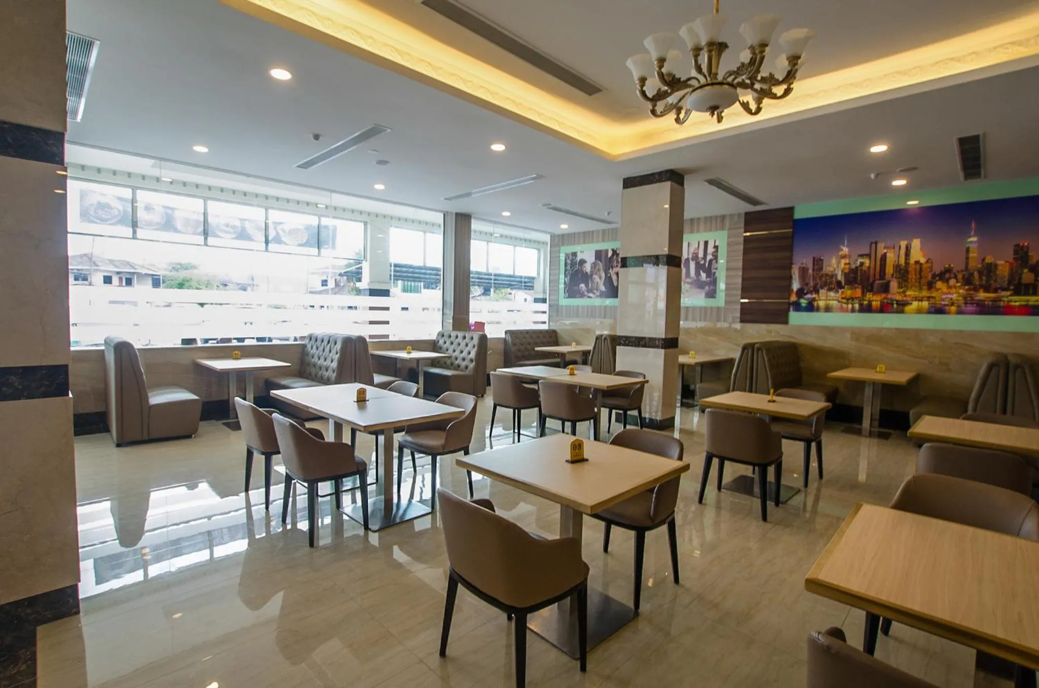 Restaurant/places to eat in Grand Wonderful Hotel