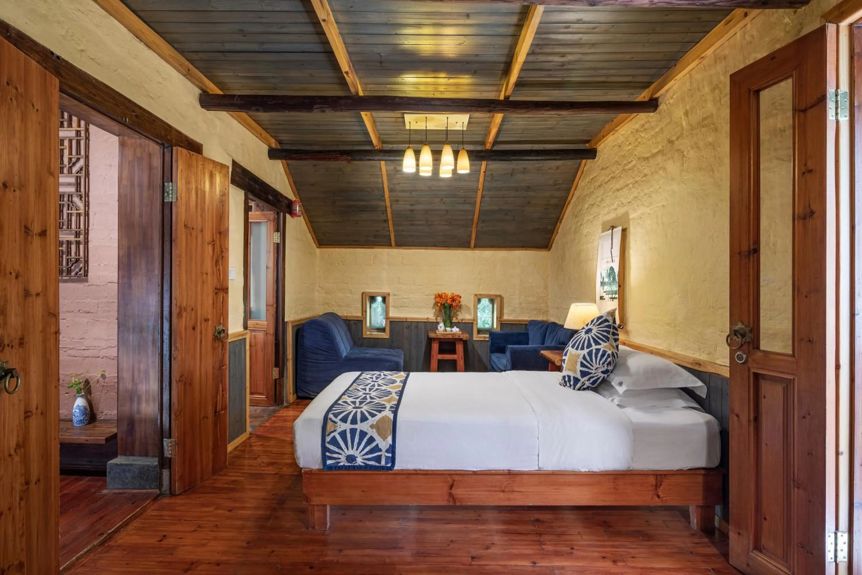 Bed in Yangshuo Secret Garden